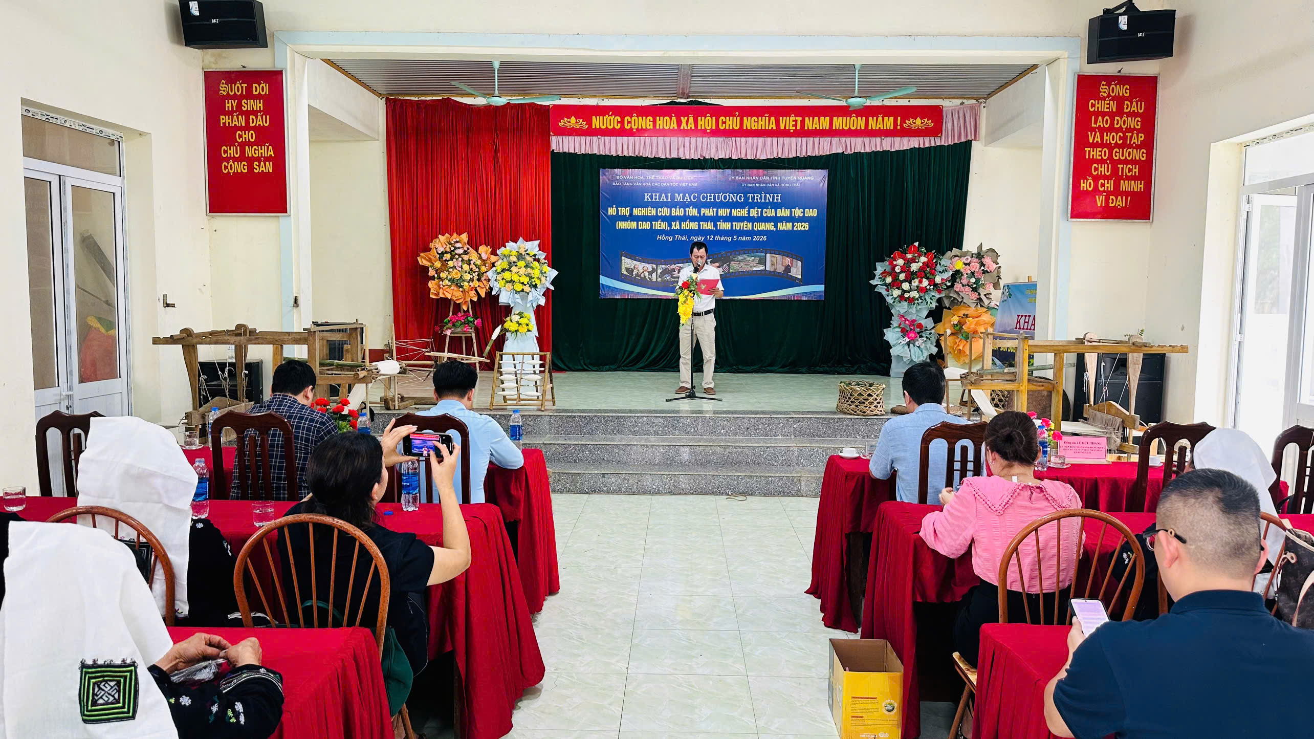 Chương trình hỗ trợ nghiên cứu bảo tồn, phát huy nghề dệt của dân tộc Dao năm 2026