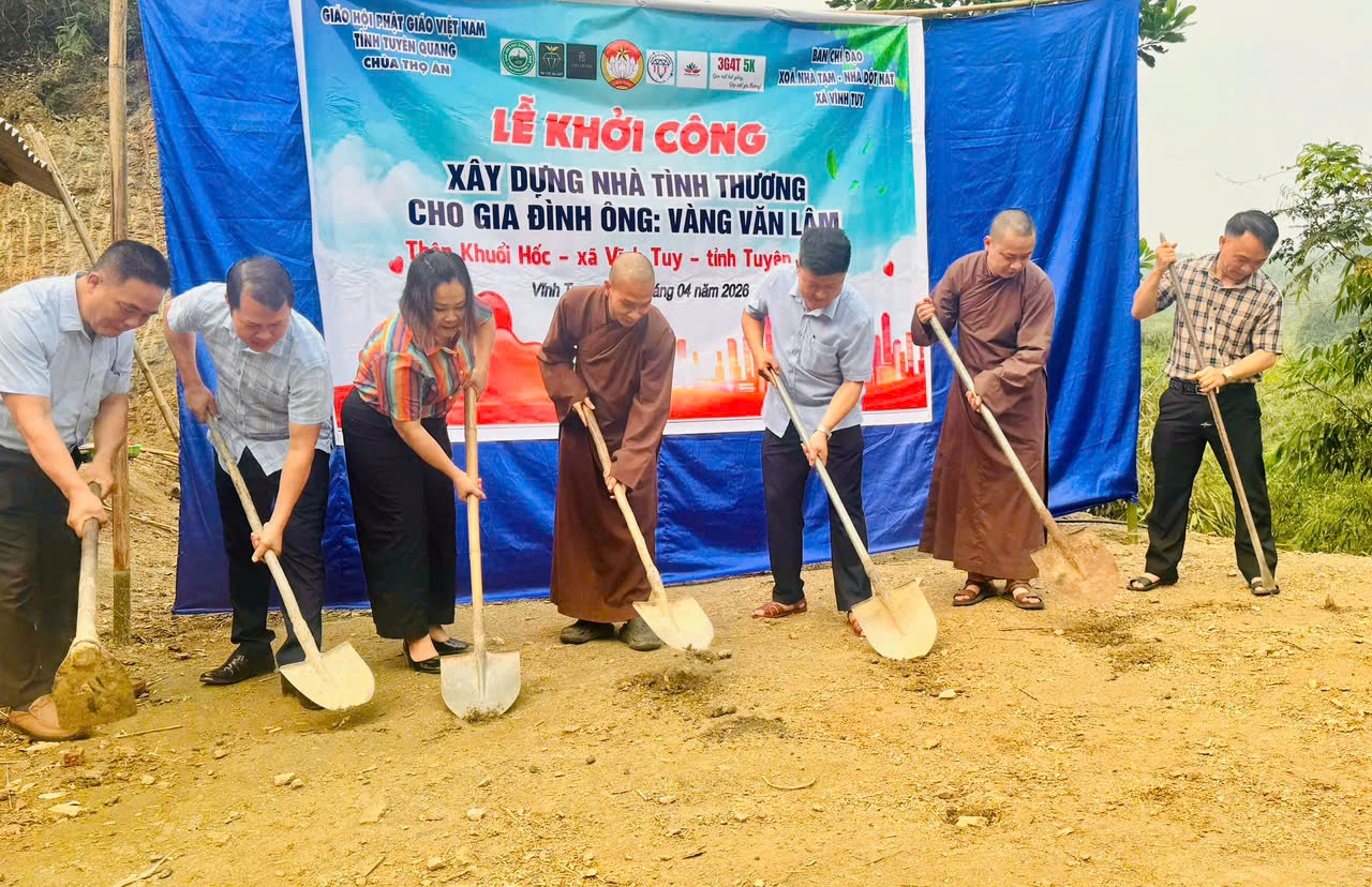 trao 60tr kh c&ocirc;ng.jpg