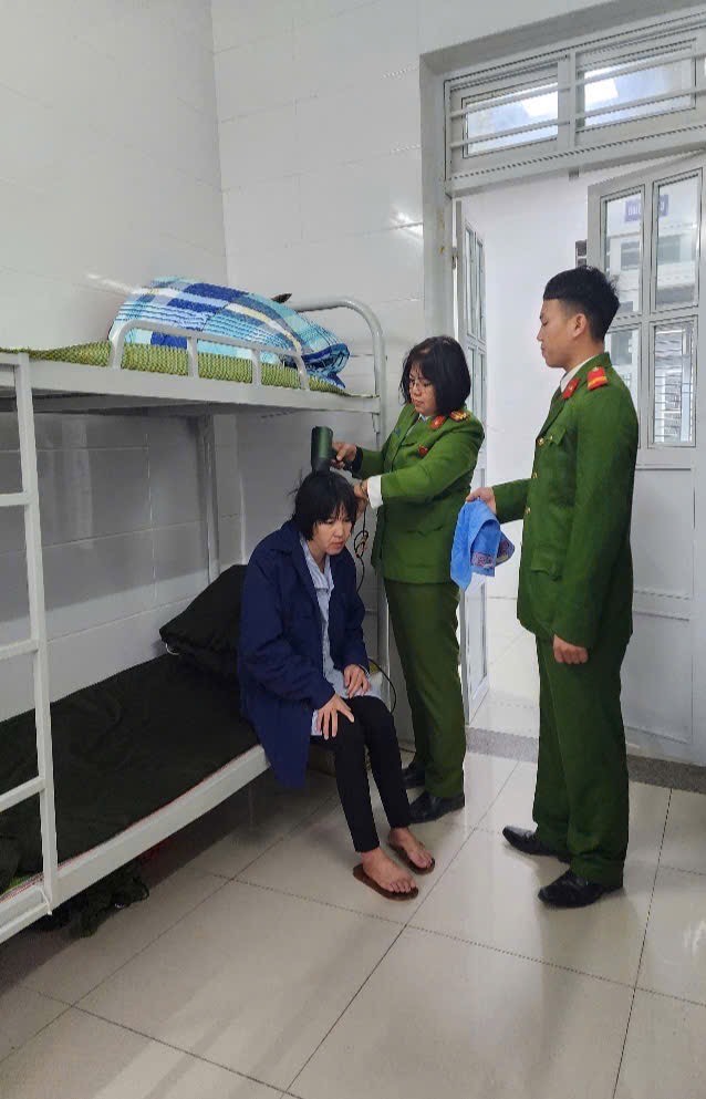 NỮ CÁN BỘ CẢNH SÁT BẢO VỆ ÂN CẦN CHĂM SÓC CAN PHẠM NHÂN GIÁM ĐỊNH PHÁP Y TÂM THẦN.