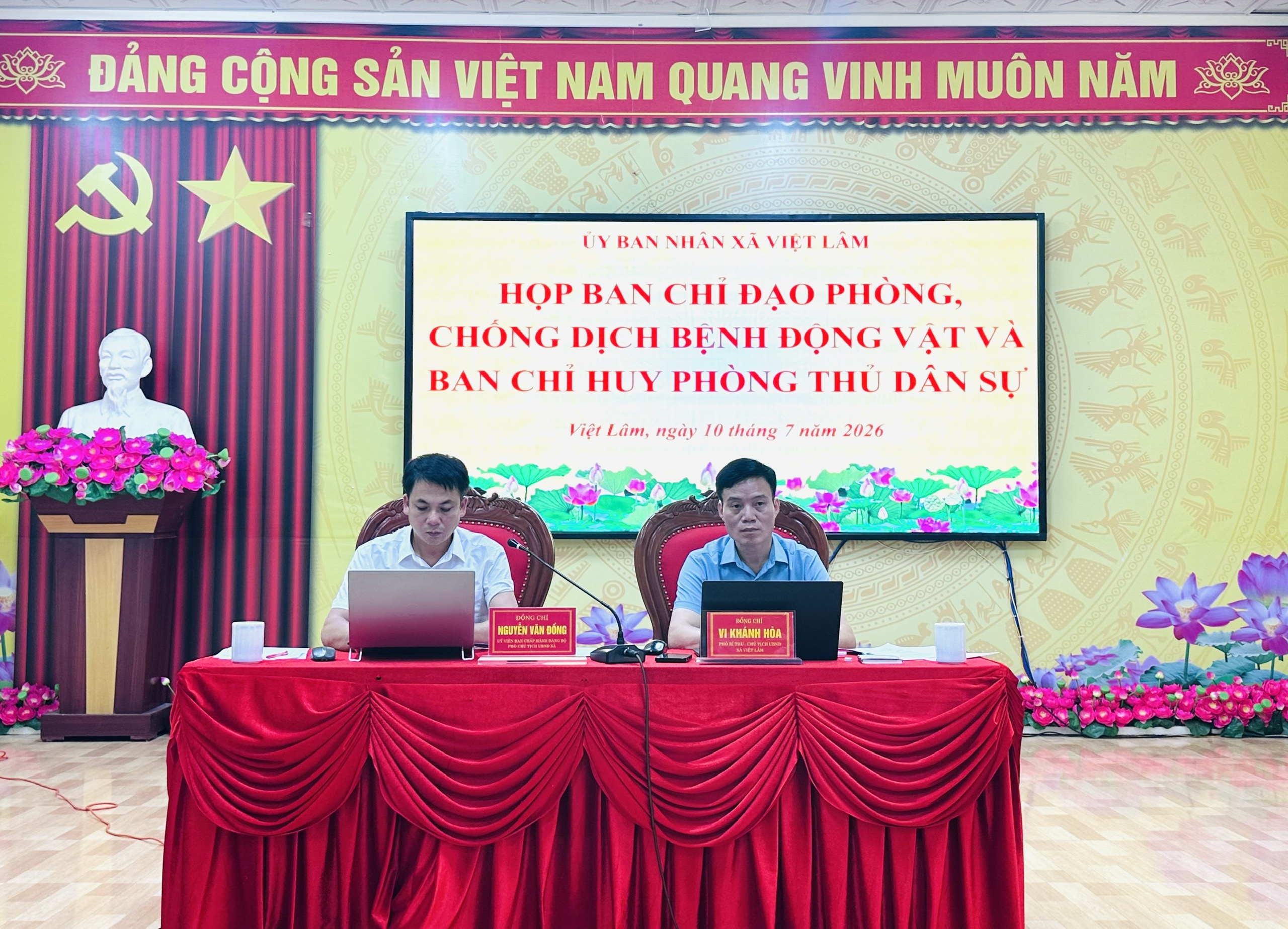 HỌP BAN CHỈ ĐẠO PHÒNG, CHỐNG DỊCH BỆNH ĐỘNG VẬT VÀ BAN CHỈ HUY PHÒNG THỦ DÂN SỰ XÃ VIỆT LÂM