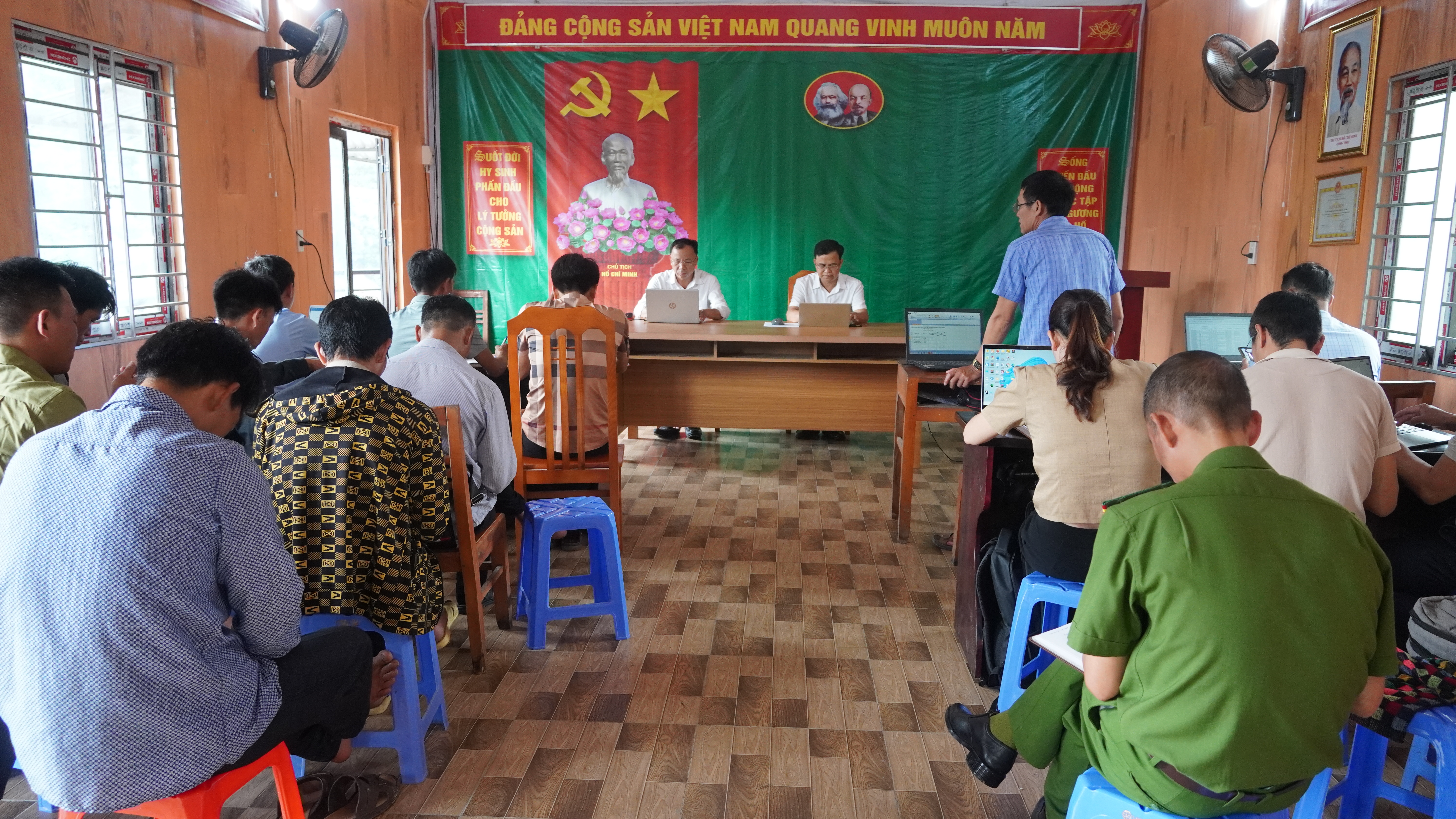 Kiểm tra công tác sau sáp nhập thôn Túng Sán và triển khai các nhiệm vụ trọng tâm