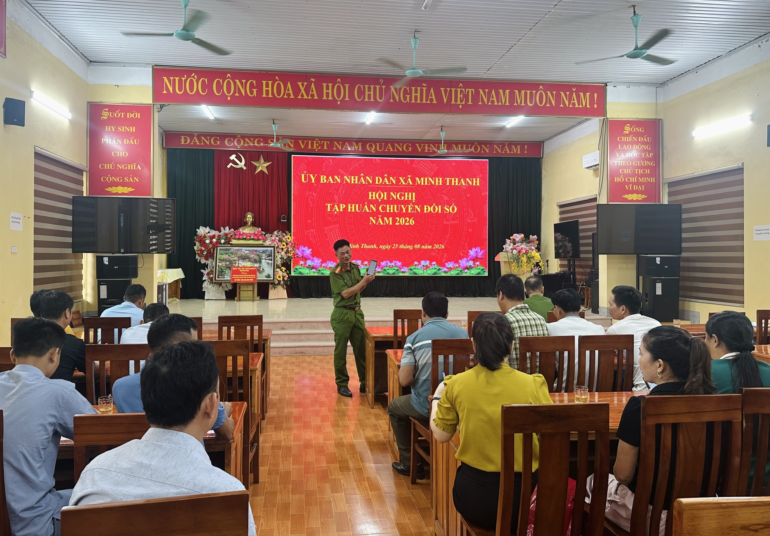 Xã Minh Thanh tổ chức tập huấn chuyển đổi số cho người dân trên địa bàn