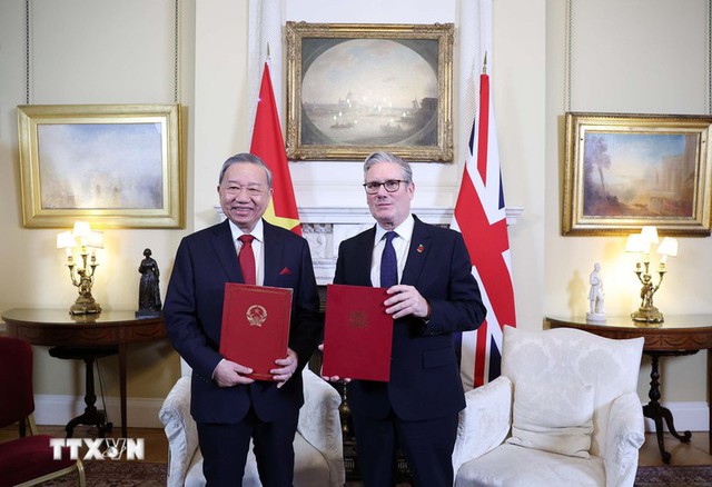 Viet Nam, UK elevate bilateral ties to comprehensive strategic partnership