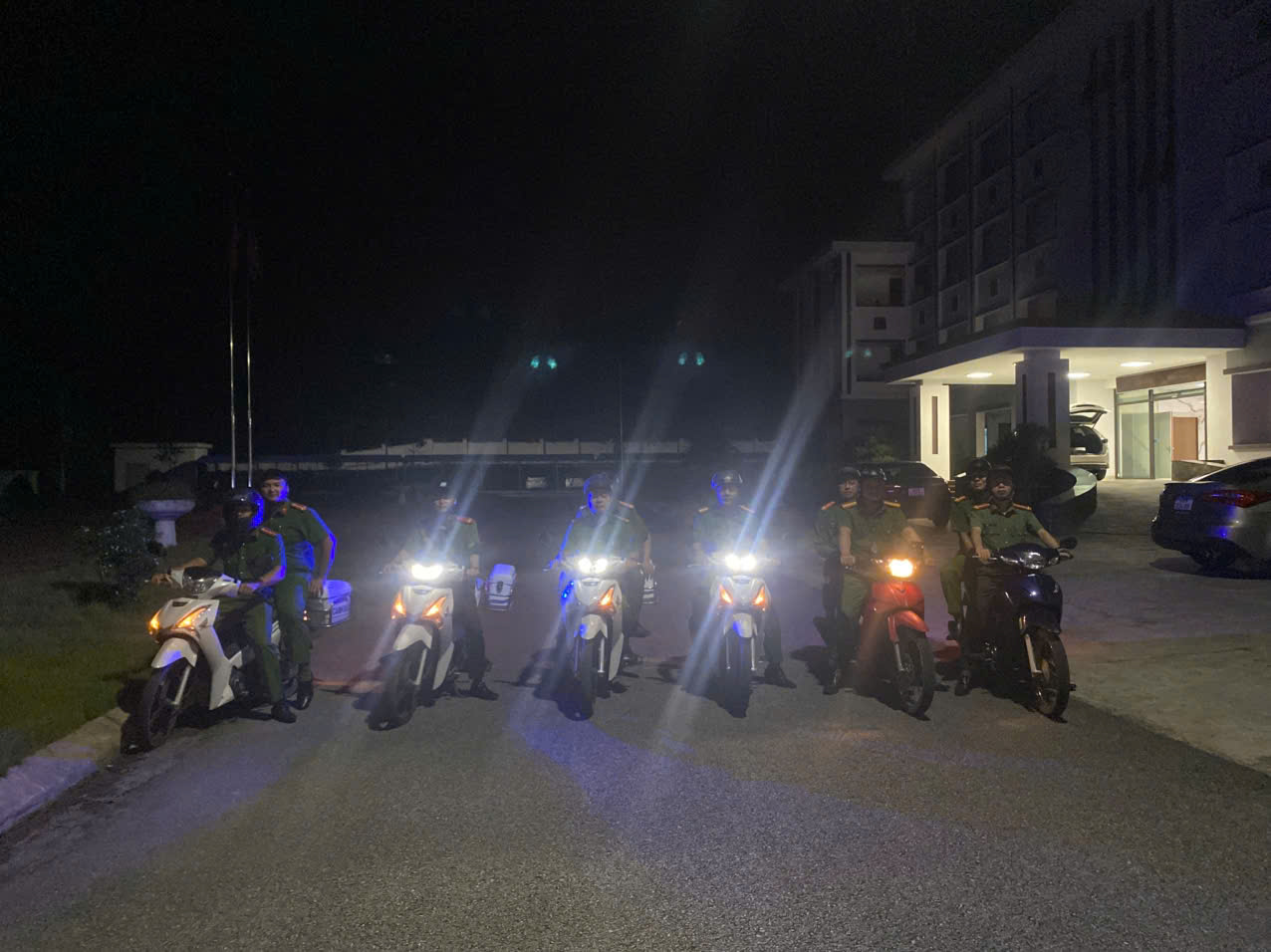 CÔNG AN XÃ SƠN DƯƠNG THƯỜNG TRỰC 24/24H, TĂNG CƯỜNG TUẦN TRA ĐẢM BẢO ANTT DỊP LỄ 2/9