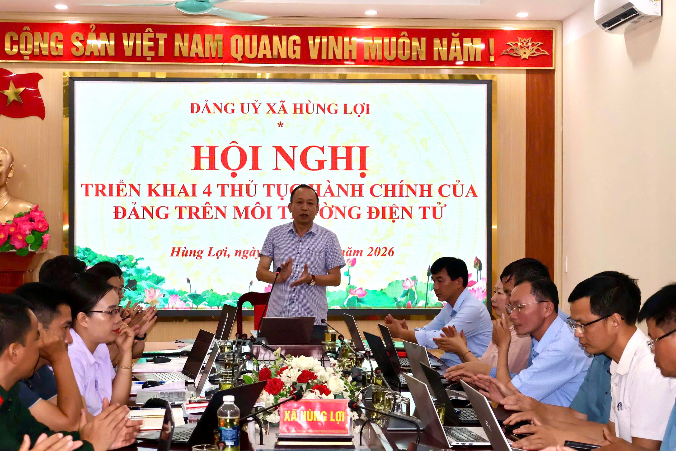 XÃ HÙNG LỢI TRIỂN KHAI 4 THỦ TỤC HÀNH CHÍNH CỦA ĐẢNG TRÊN MÔI TRƯỜNG ĐIỆN TỬ