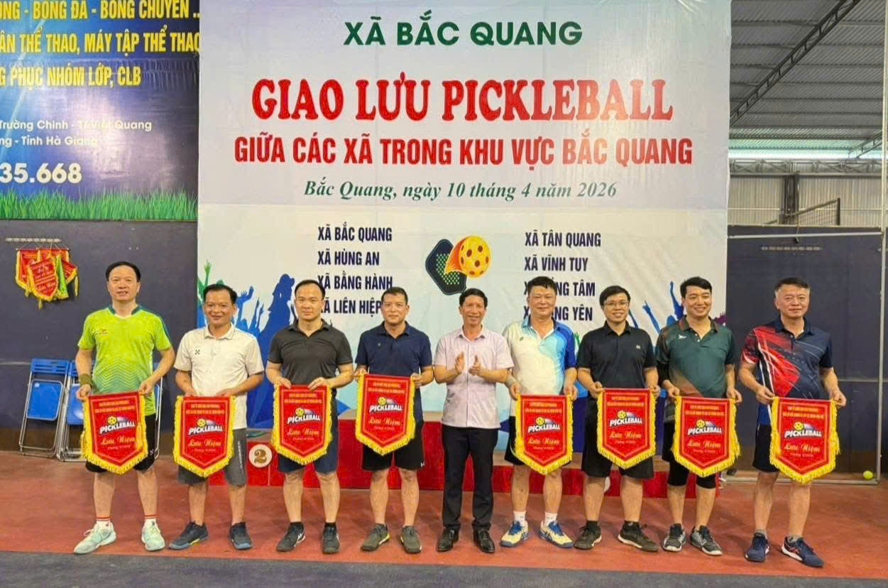 HN k&yacute; kết 8 x&atilde; pick.jpg