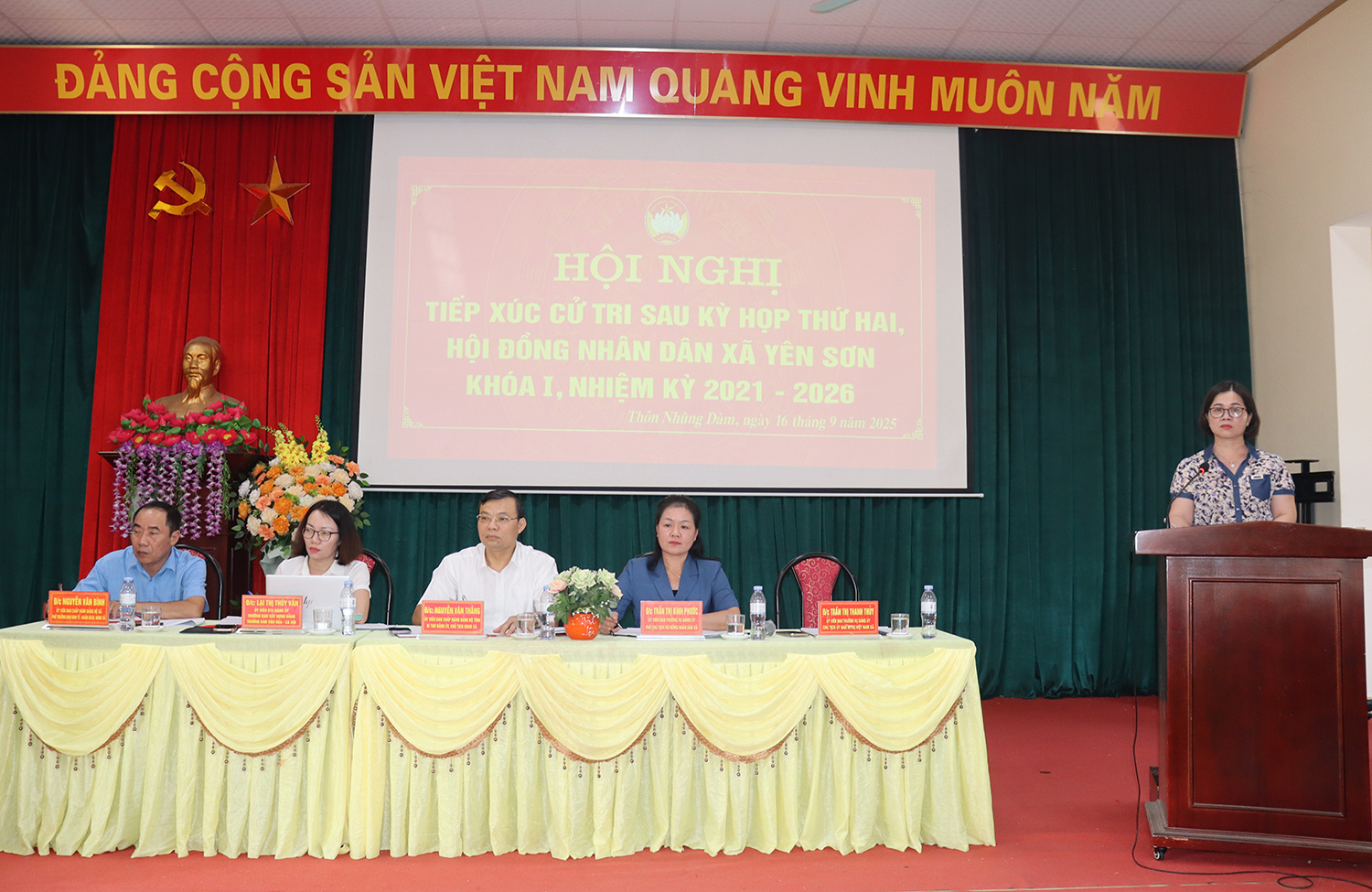 Đại biểu HĐND xã Yên Sơn tiếp xúc cử tri sau kỳ họp thứ 2 HĐND xã khóa I, nhiệm kỳ 2021-2026