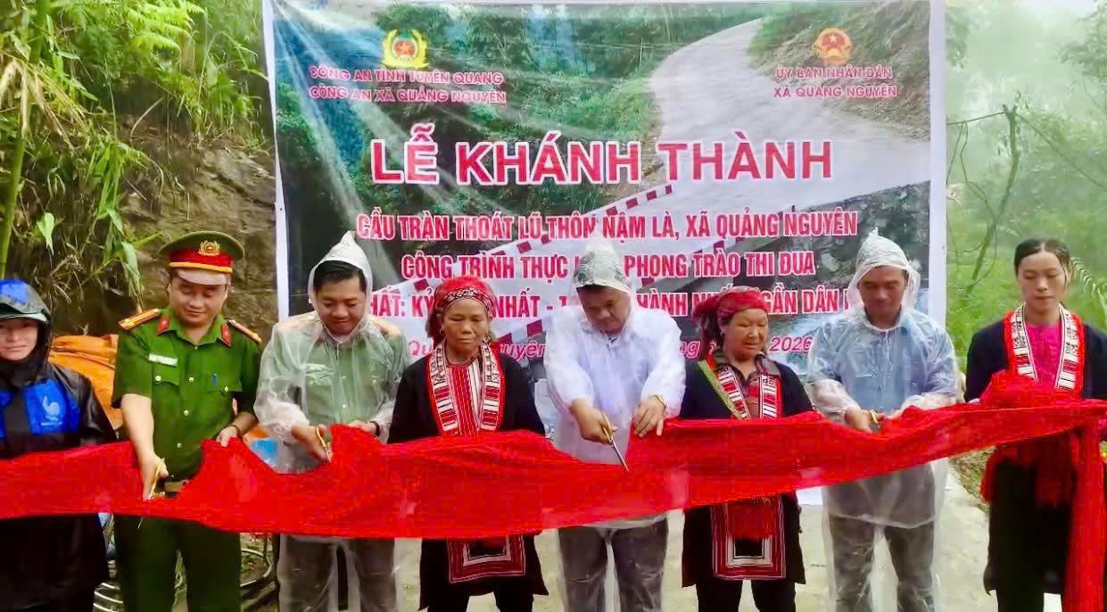 KHÁNH THÀNH CẦU TRÀN NẶM LÀ