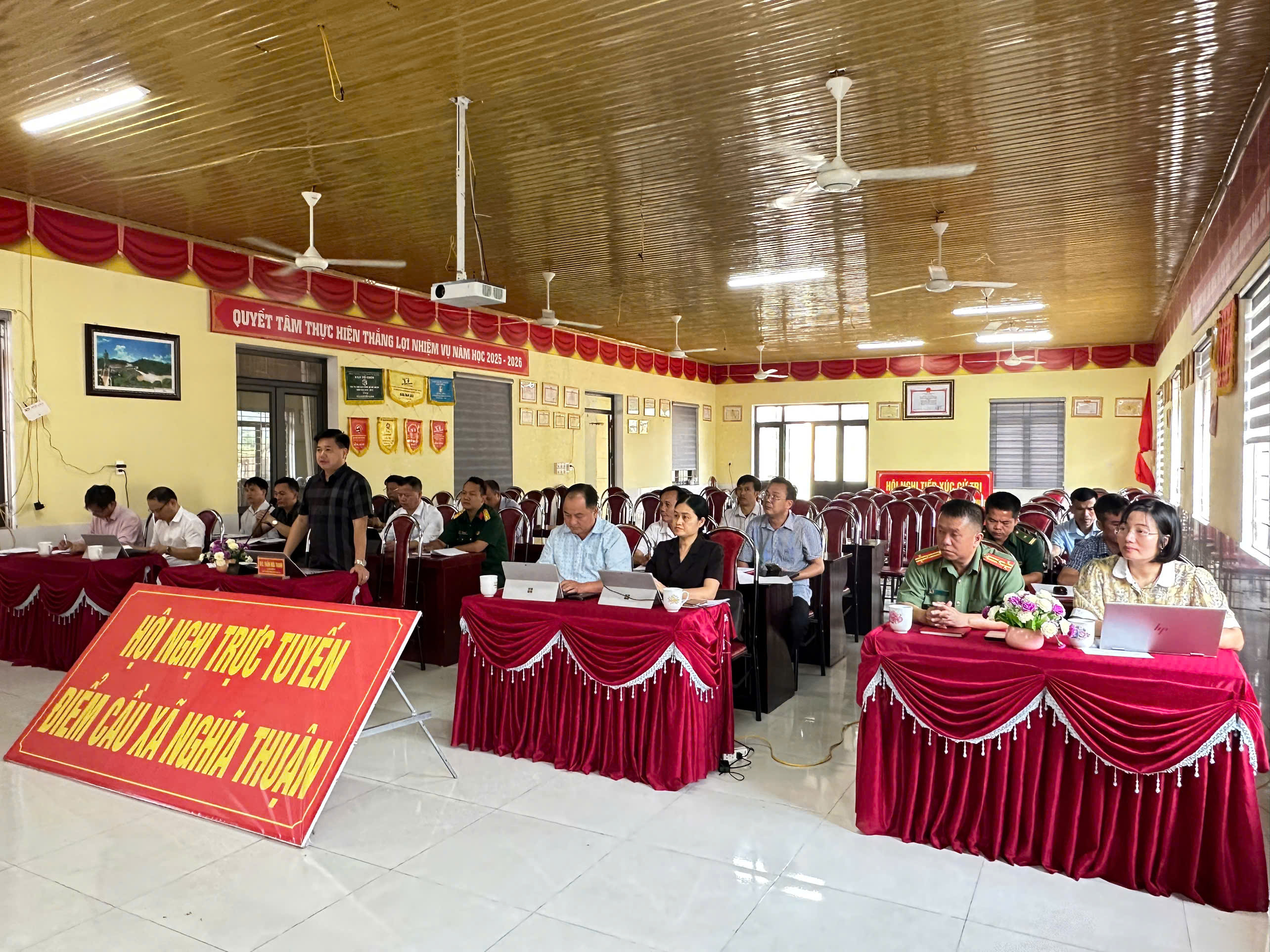 Trưởng ban Nội chính Tỉnh ủy Phùng Tiến Quân chủ trì làm việc với Đảng ủy 8 xã