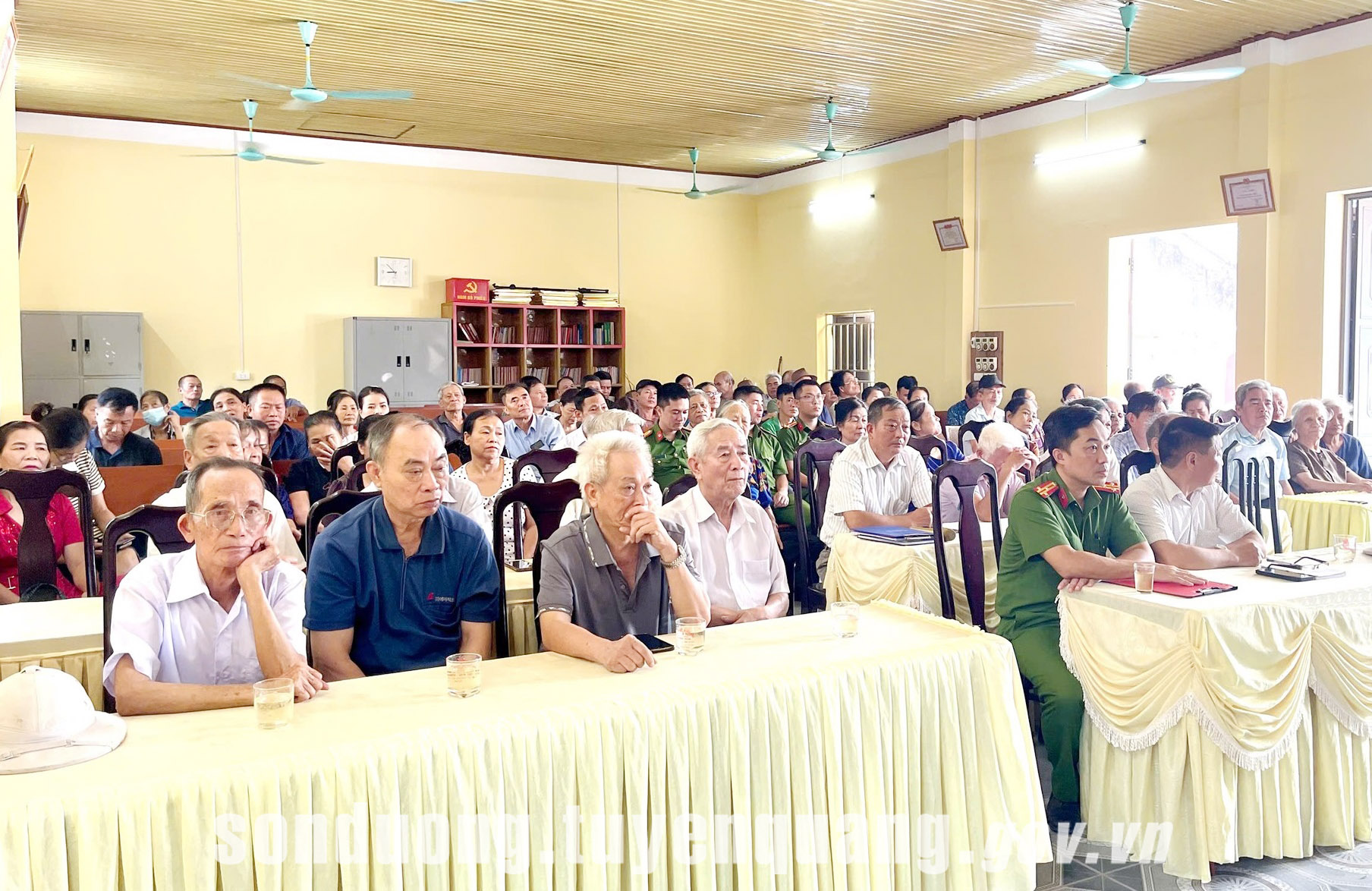 Công an xã Sơn Dương tuyên truyền pháp luật tại thôn Tân Phúc