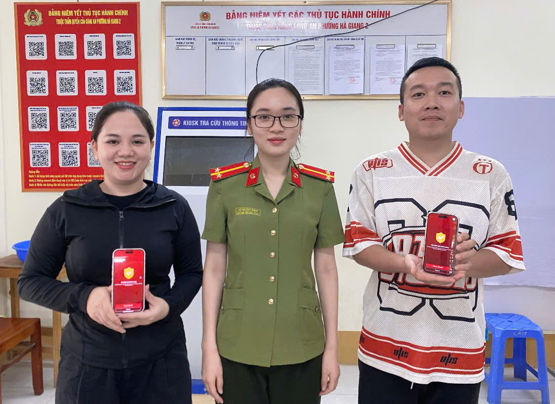 PHỦ XANH VNeID ĐỂ NGƯỜI DÂN THỤ HƯỞNG NHIỀU TIỆN ÍCH SỐ