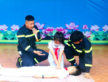 CÔNG AN XÃ TRƯỜNG SINH CẢNH BÁO TAI NẠN ĐUỐI NƯỚC VÀO MÙA HÈ 