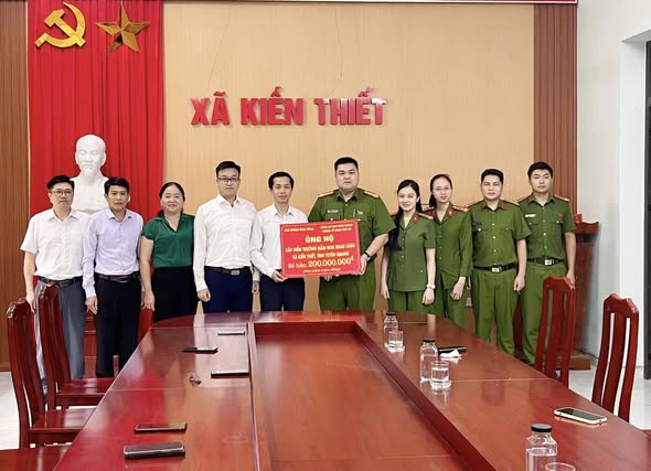 CHUNG TAY VÌ TRẺ EM VÙNG KHÓ KHĂN