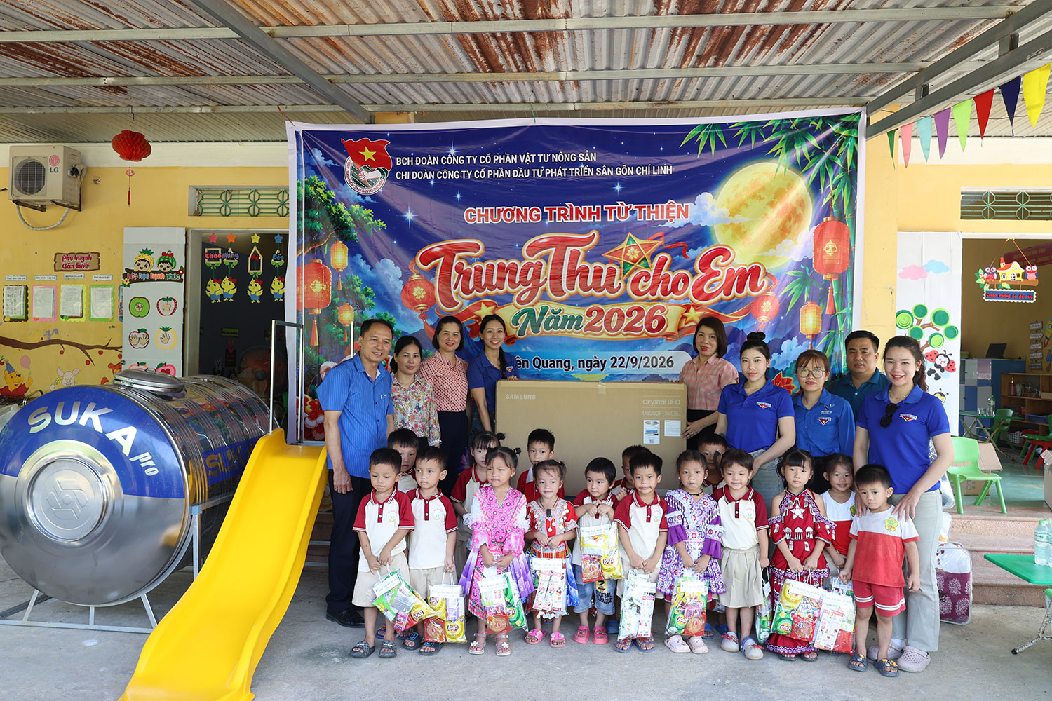 Tặng quà điểm trường mầm non nhân dịp Tết Trung thu 2026