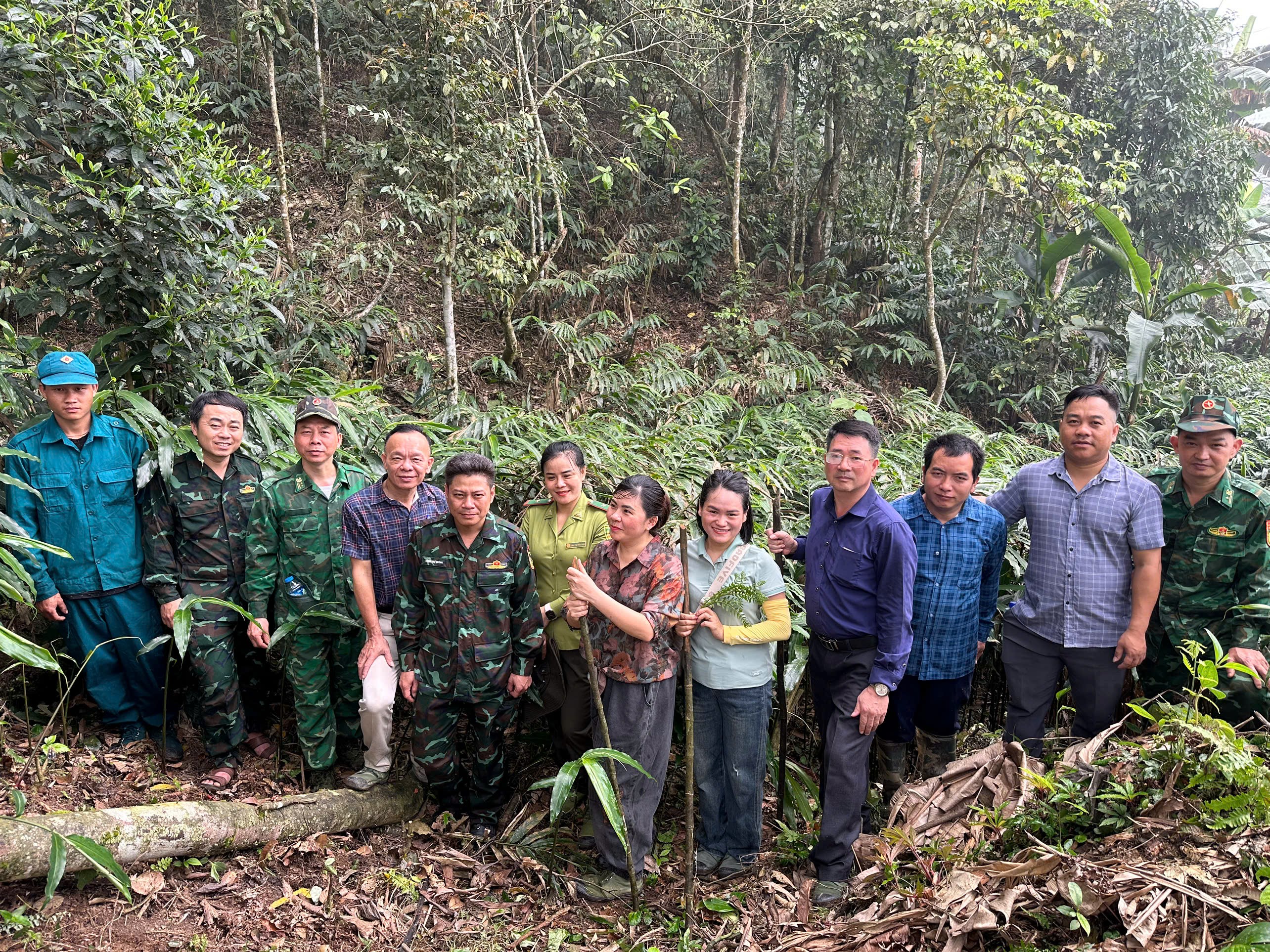 UBND xã Minh Tân kiểm tra tình hình phát triển kinh tế - xã hội và công tác quản lý đường biên, mốc giới tại thôn Mã Hoàng Phìn