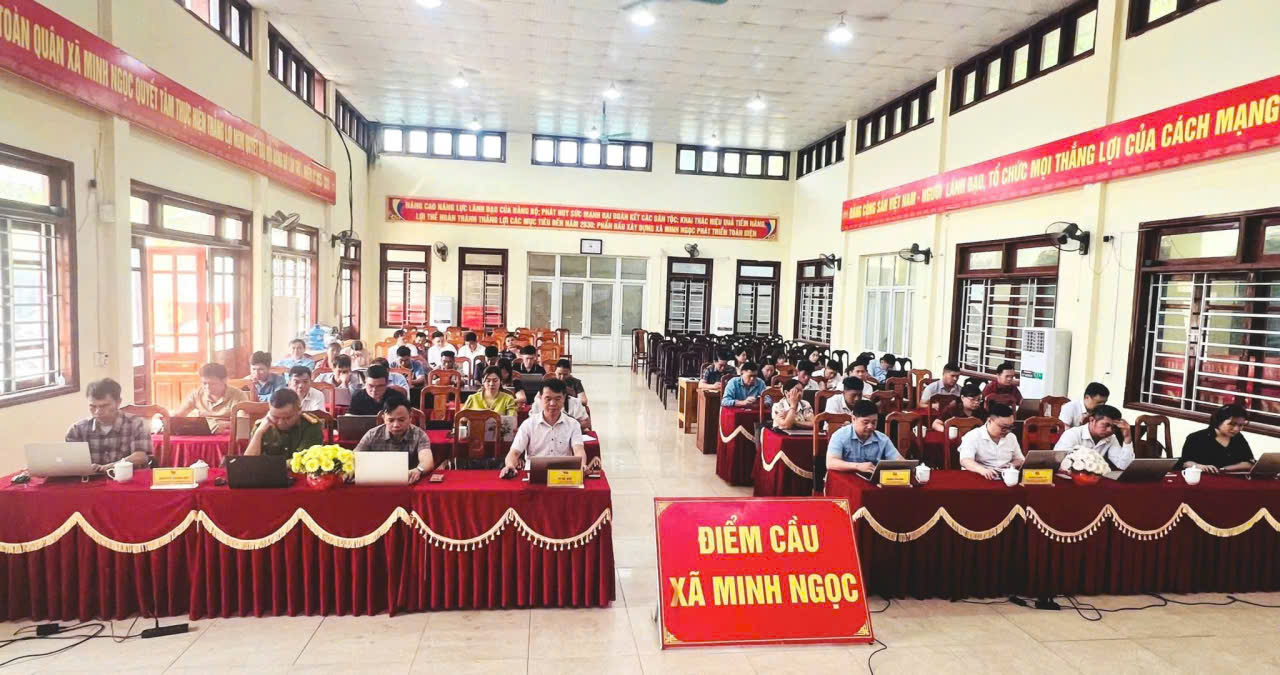 C&aacute;c đại biểu dự hội nghị trục tuyến Qu&aacute;n triết nghị quyết.jpg