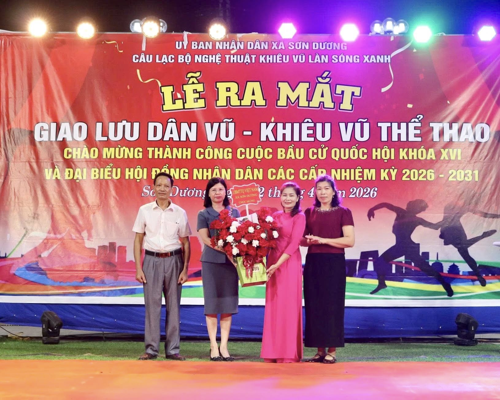 Câu lạc bộ Làn sóng xanh xã Sơn Dương giao lưu dân vũ - khiêu vũ thể thao