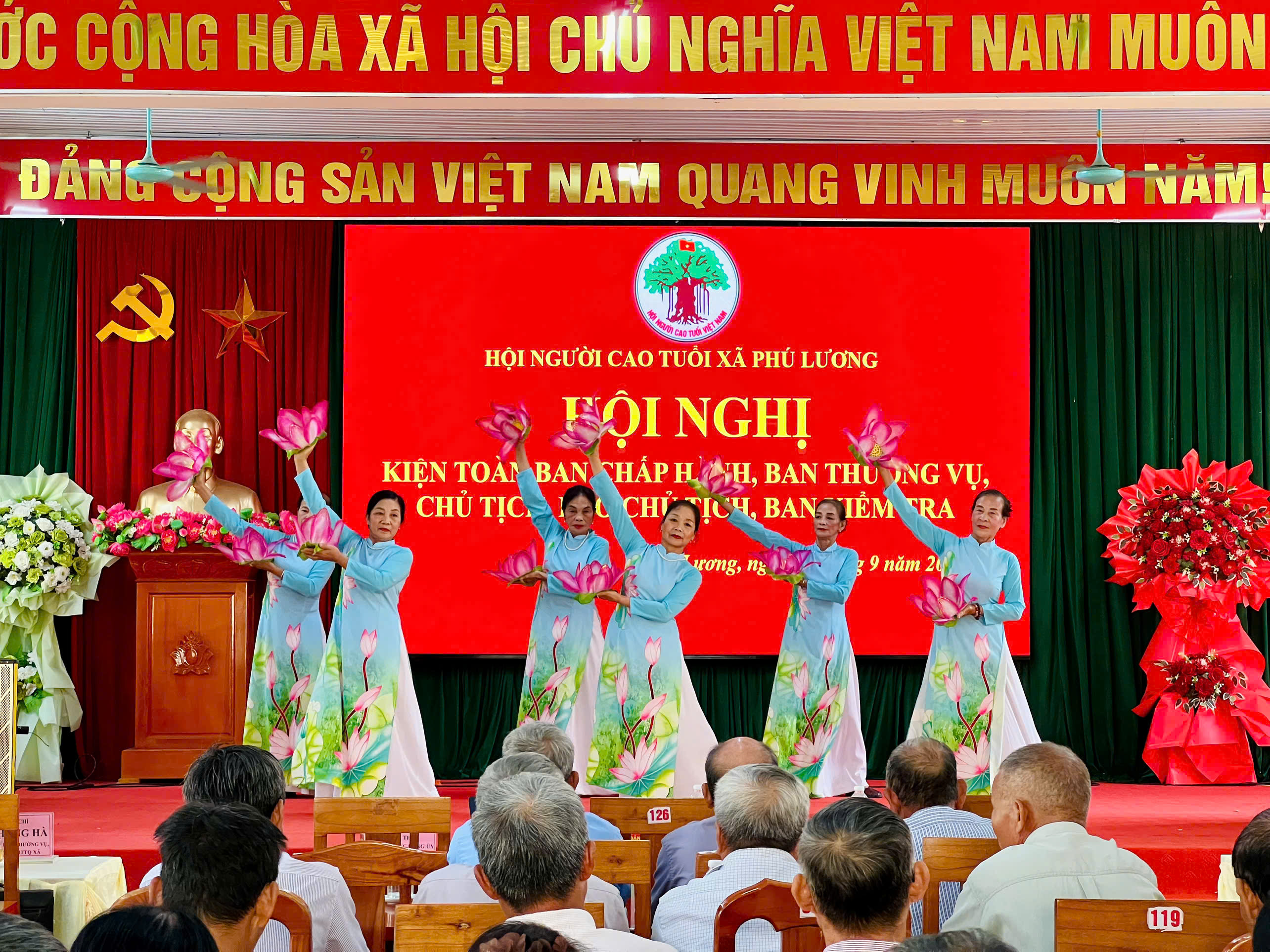 HỘI NGƯỜI CAO TUỔI XÃ PHÚ LƯƠNG TỔNG KẾT CÔNG TÁC HỘI NĂM 2025–2026