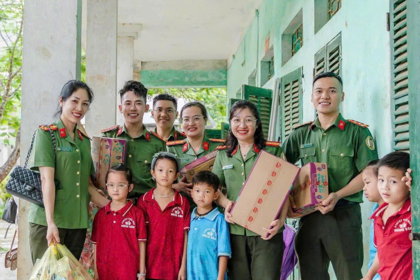 ĐỂ GẦN DÂN KHÔNG CHỈ LÀ MỘT KHẨU HIỆU
