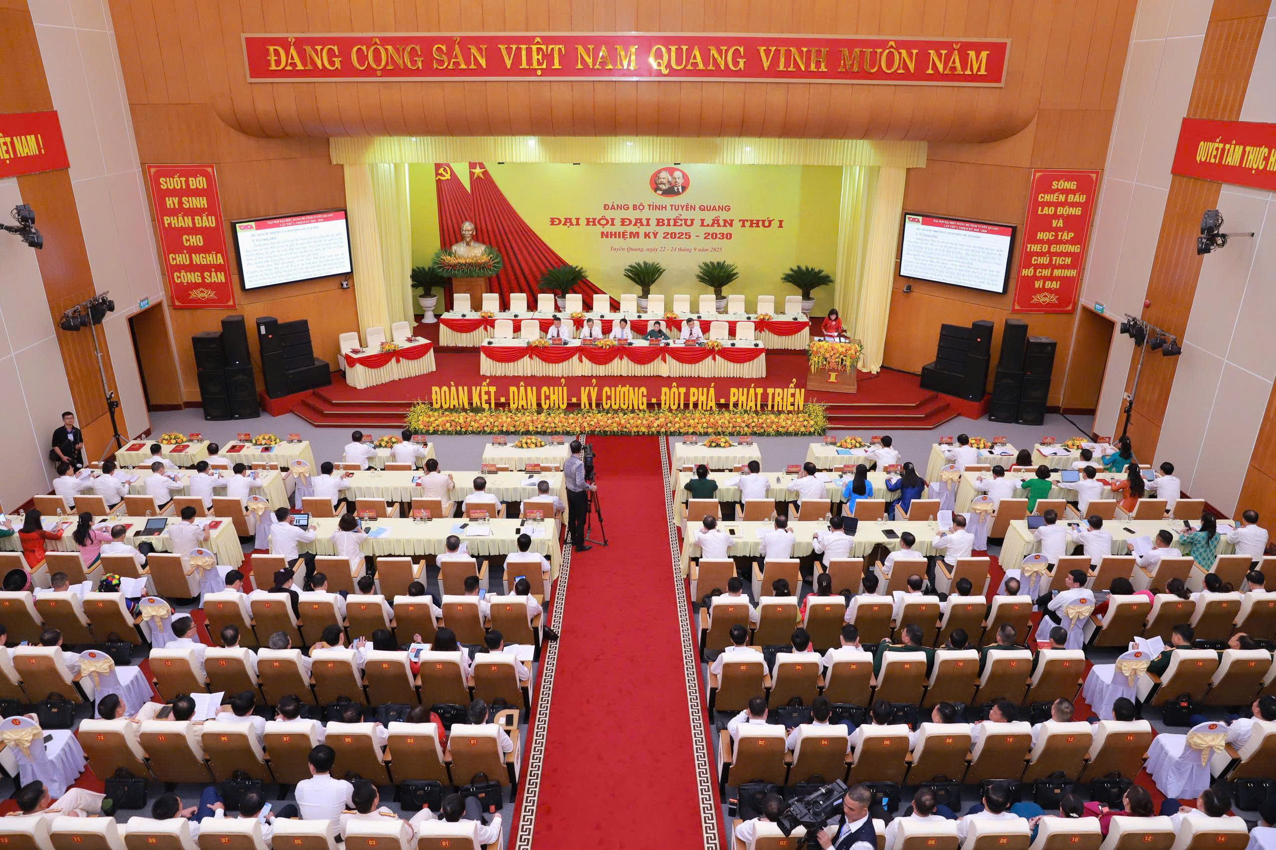 Phiên trù bị Đại hội đại biểu Đảng bộ tỉnh Tuyên Quang lần thứ I, nhiệm kỳ 2025-2030