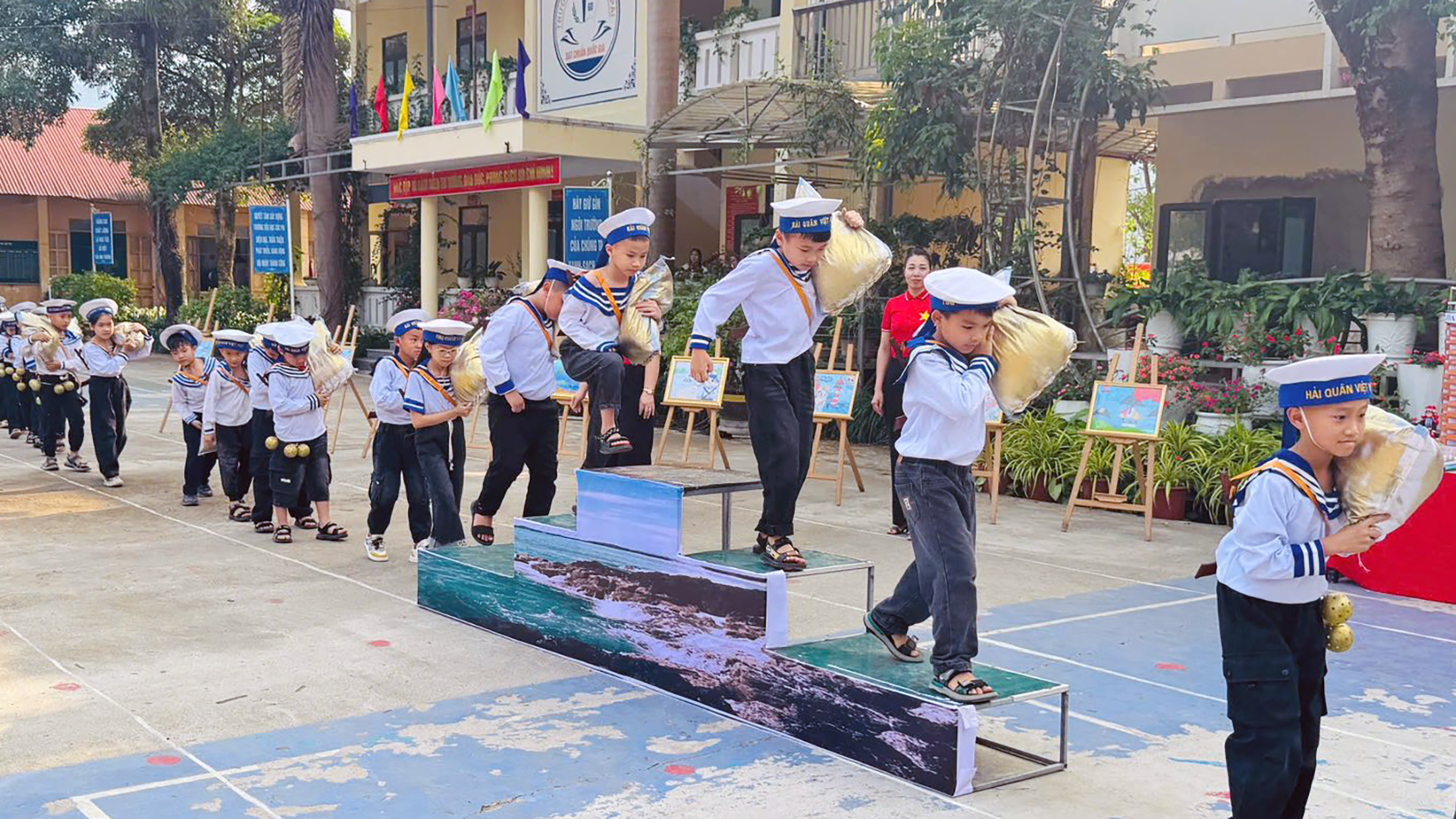 trải nghiệm em y&ecirc;u biển đảo (10).jpg