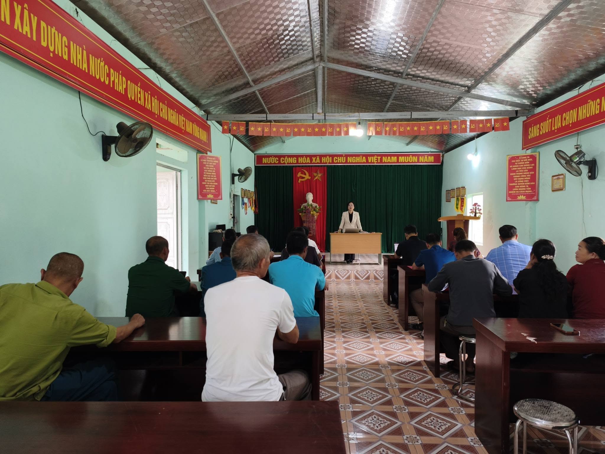 Tổ công tác số 01 của Đảng ủy xã làm việc với thôn Bảo An