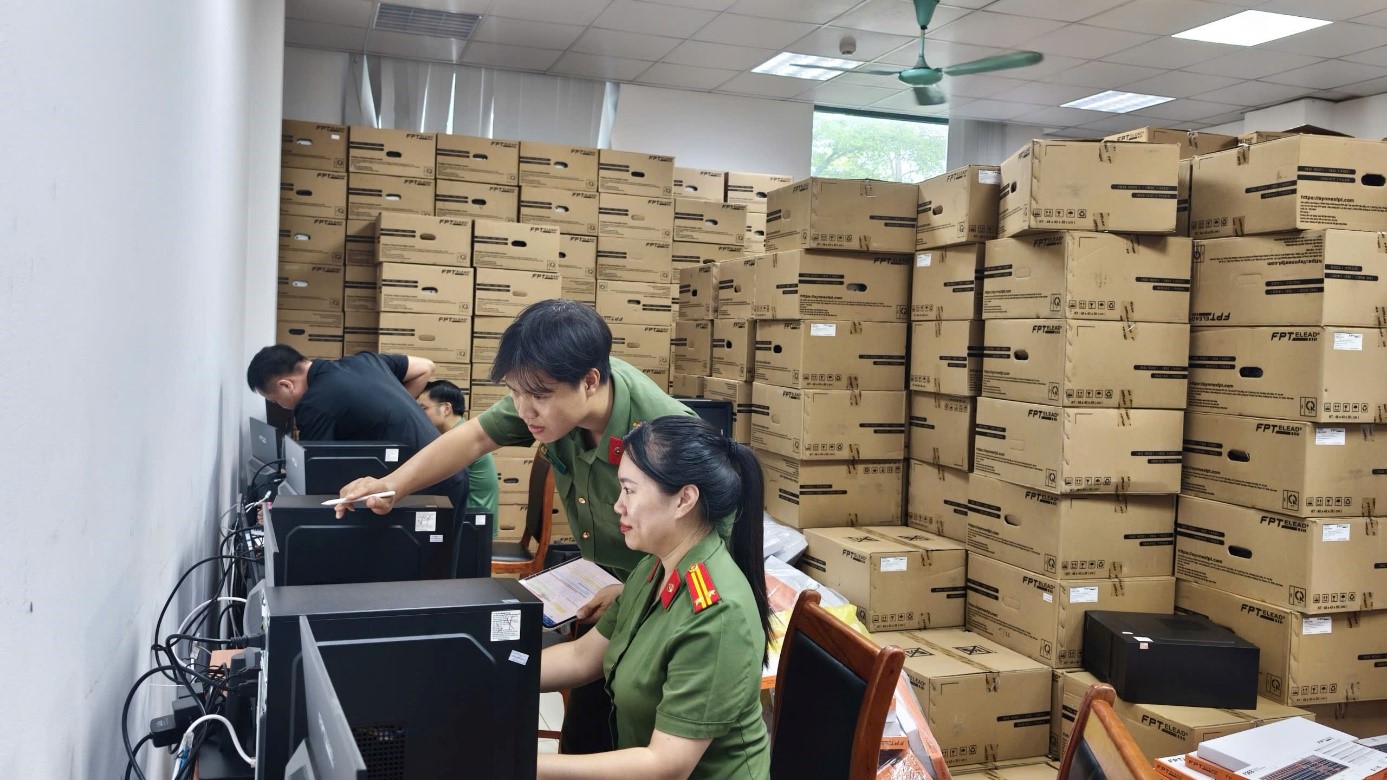 NÂNG CAO NĂNG LỰC CÔNG NGHỆ, CHỦ ĐỘNG KIỂM SOÁT NGUY CƠ: PHÒNG KỸ THUẬT NGHIỆP VỤ VÀ NGOẠI TUYẾN ĐI ĐẦU TRONG CHUYỂN ĐỔI SỐ VÀ BẢO ĐẢM AN NINH THIẾT BỊ ĐIỆN TỬ