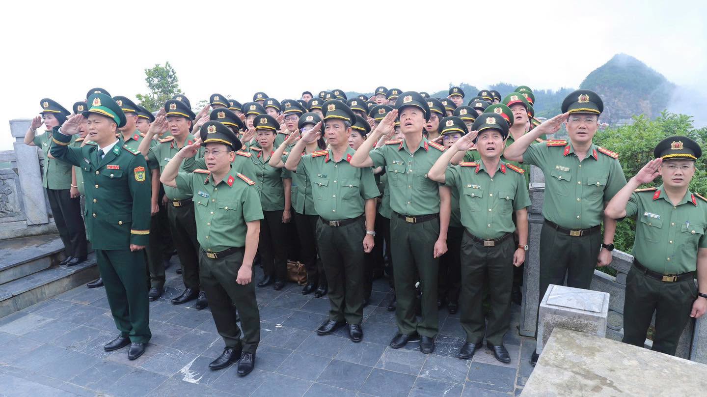 CỤM THI ĐUA SỐ 9, BỘ CÔNG AN TỔ CHỨC NHIỀU HOẠT ĐỘNG Ý NGHĨA TẠI VÙNG CAO