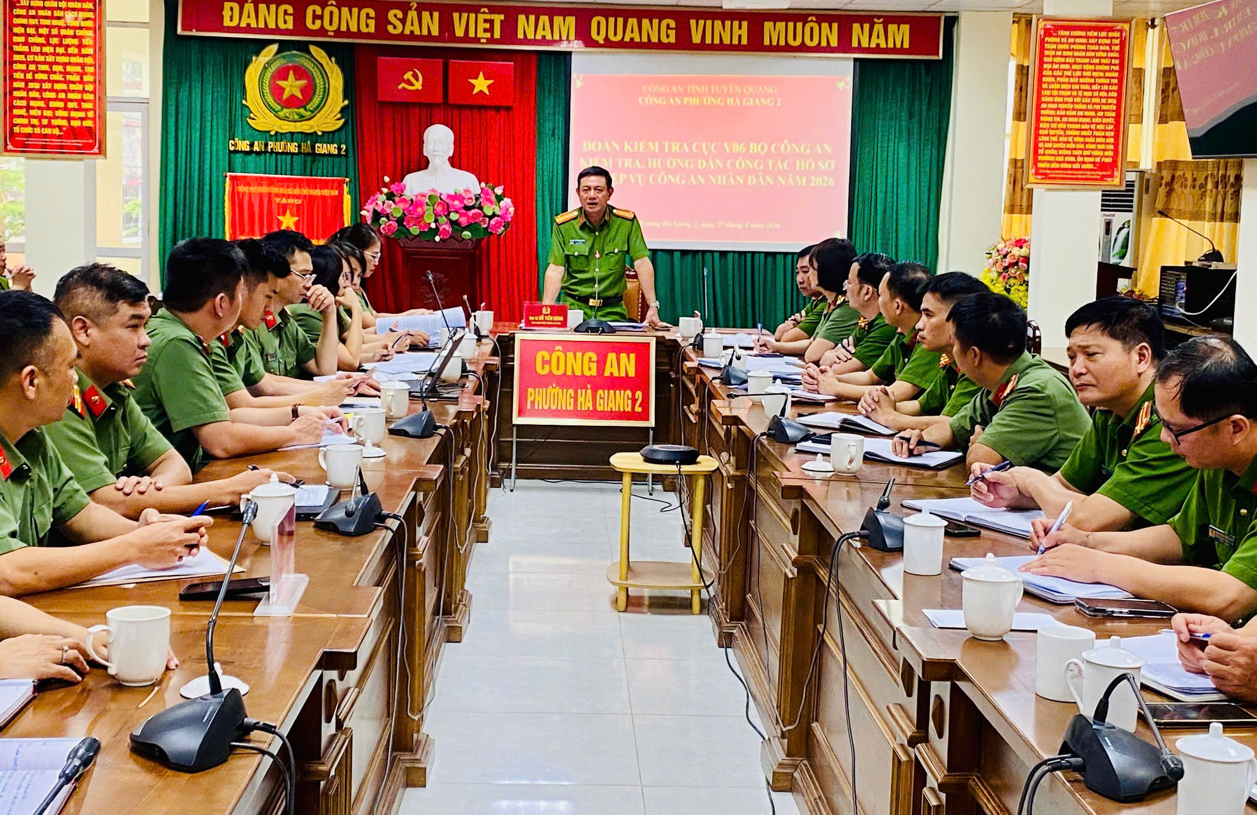 CÔNG AN PHƯỜNG HÀ GIANG 2: NÂNG CAO CHẤT LƯỢNG CÔNG TÁC HỒ SƠ NGHIỆP VỤ, ĐÁP ỨNG YÊU CẦU CÔNG TÁC CÔNG AN TRONG TÌNH HÌNH MỚI