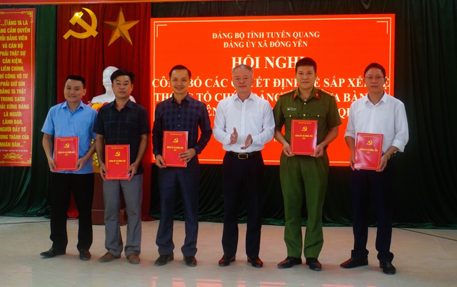 Xã Đồng Yên tổ chức hội nghị công bố các quyết định về tổ chức đảng và công tác cán bộ