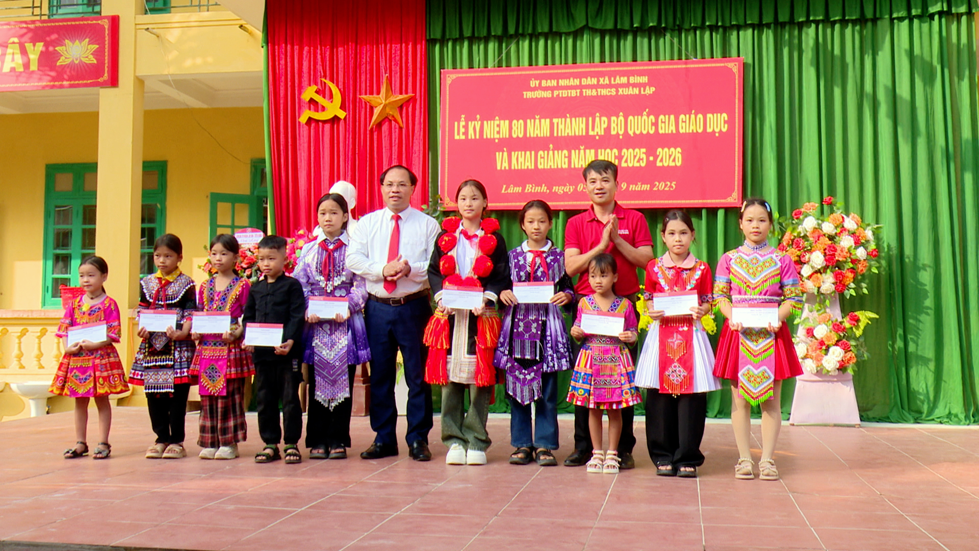 AGRIBANK CN LÂM BÌNH TUYÊN QUANG CHÚC MỪNG LỄ KHAI GIẢNG NĂM HỌC MỚI 2025-2026