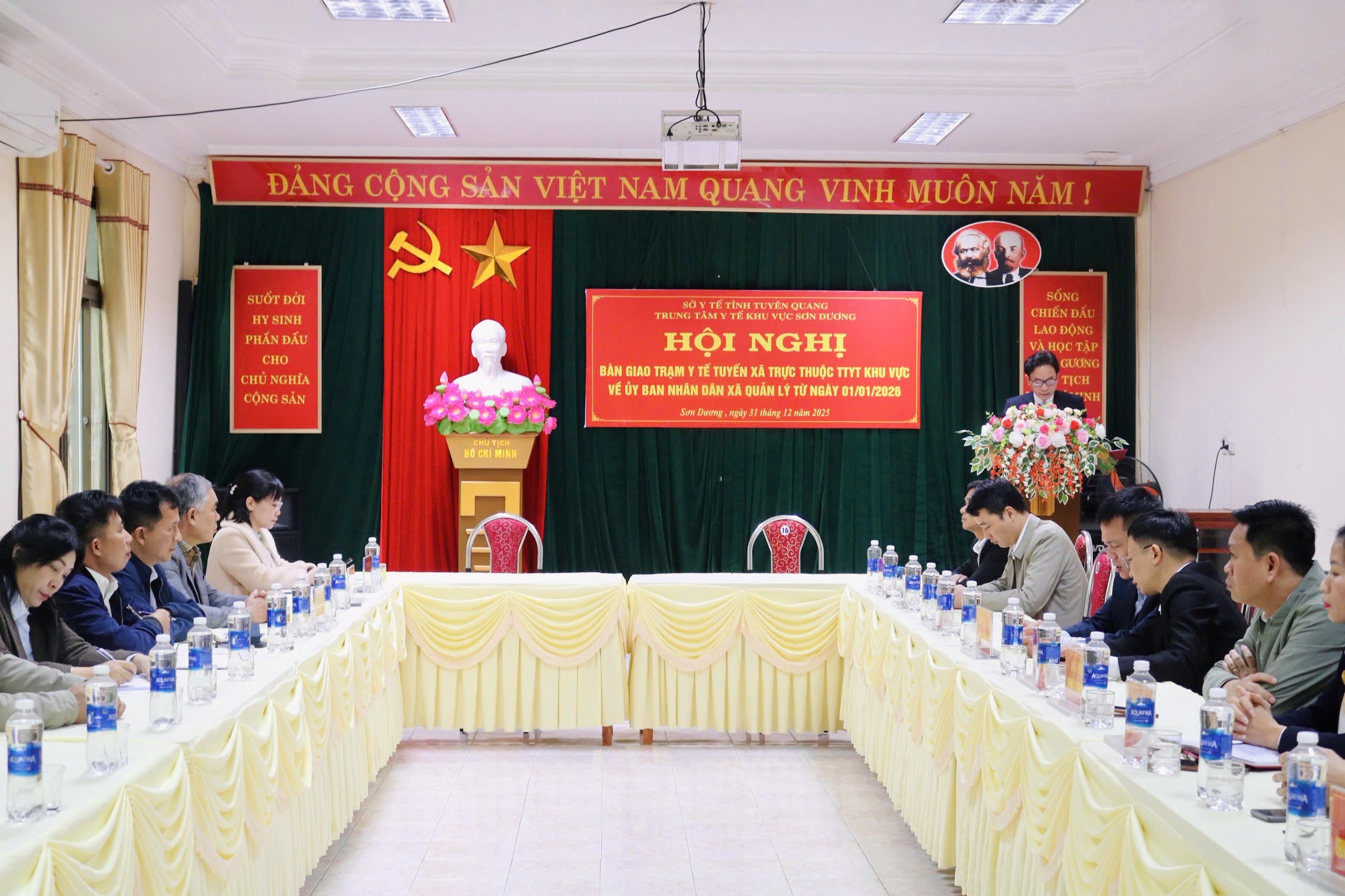 Hội nghị bàn giao Trạm Y tế xã, Phòng khám đa khoa khu vực Sơn Dương về UBND các xã quản lý