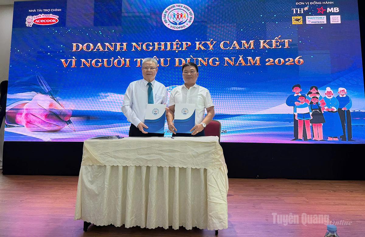 Hợp tác xã sản xuất chế biến thực phẩm an toàn Sáng Nhung có 5 sản phẩm được người tiêu dùng bình chọn “Hàng hóa - dịch vụ người tiêu dùng tin cậy”