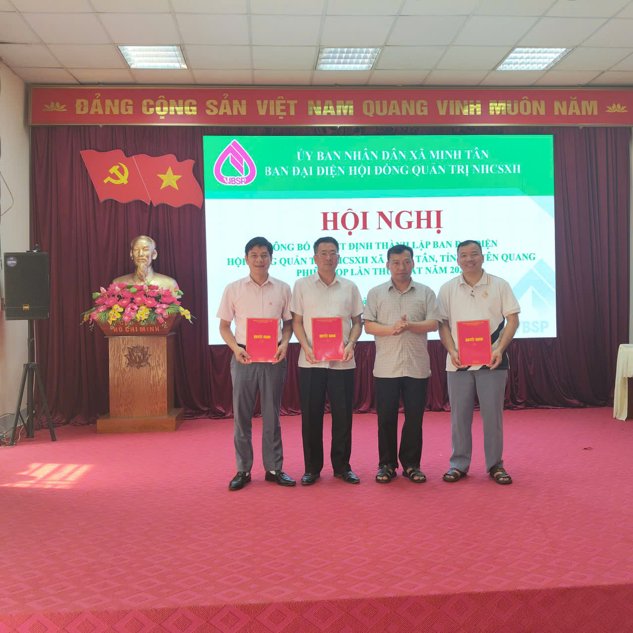 Xã Minh Tân công bố Quyết định thành lập Ban đại diện HĐQT NHCSXH 