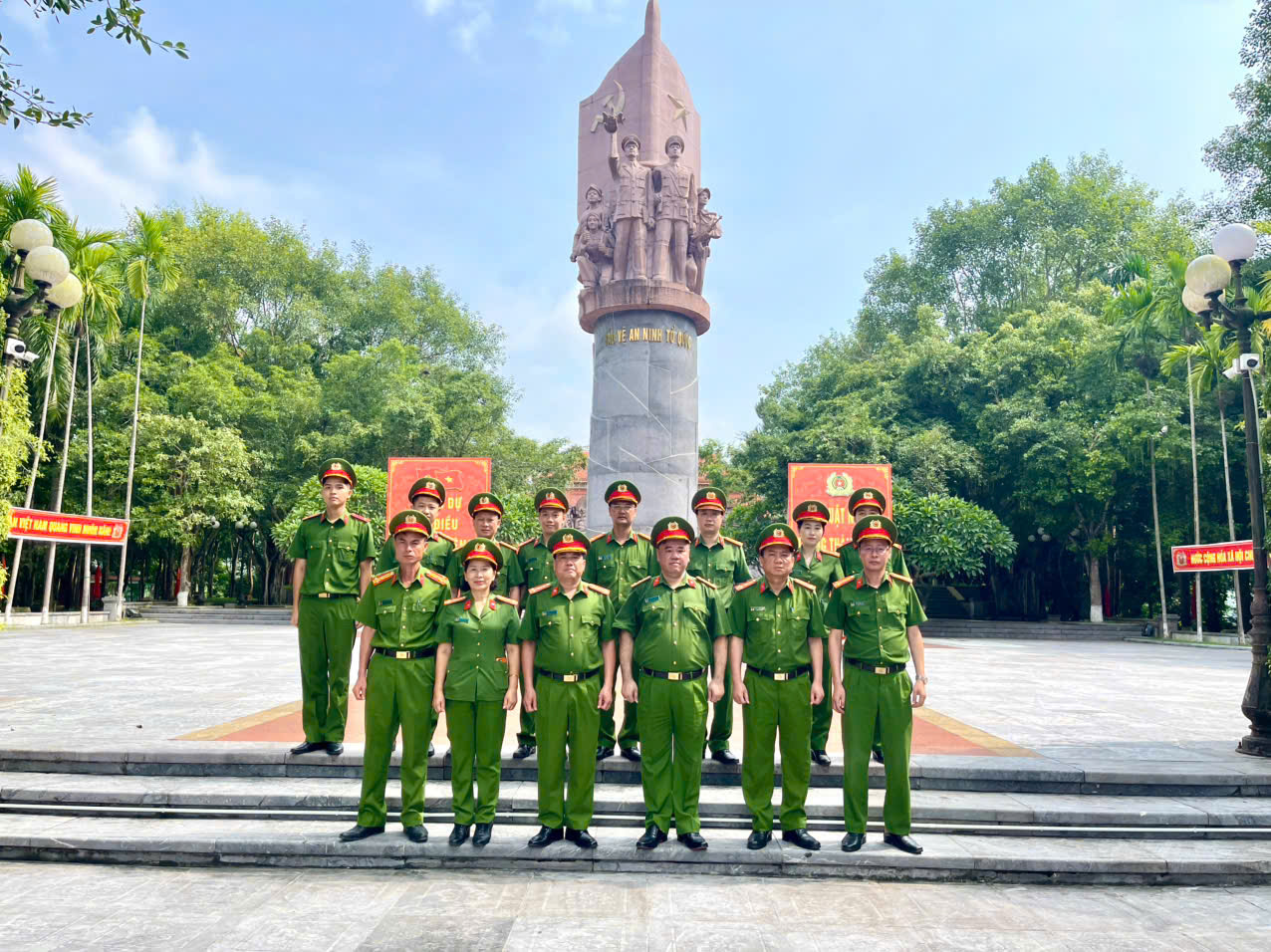 TỔ CHỨC CÁC HOẠT ĐỘNG SINH HOẠT CHÍNH TRỊ TẠI KHU DI TÍCH LỊCH SỬ NHA CÔNG AN TRUNG ƯƠNG