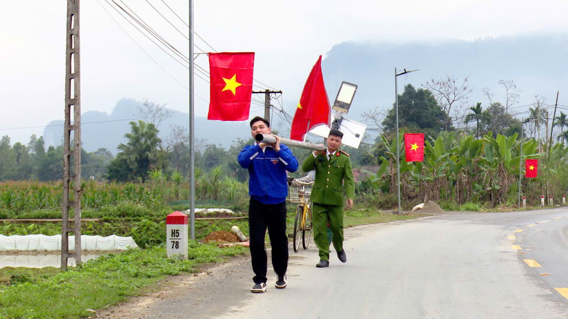 TUỔI TRẺ CÔNG AN XÃ MINH QUANG THAM GIA HOẠT ĐỘNG CHÀO MỪNG ĐẠI HỘI ĐẢNG TOÀN QUỐC LẦN THỨ XIV 