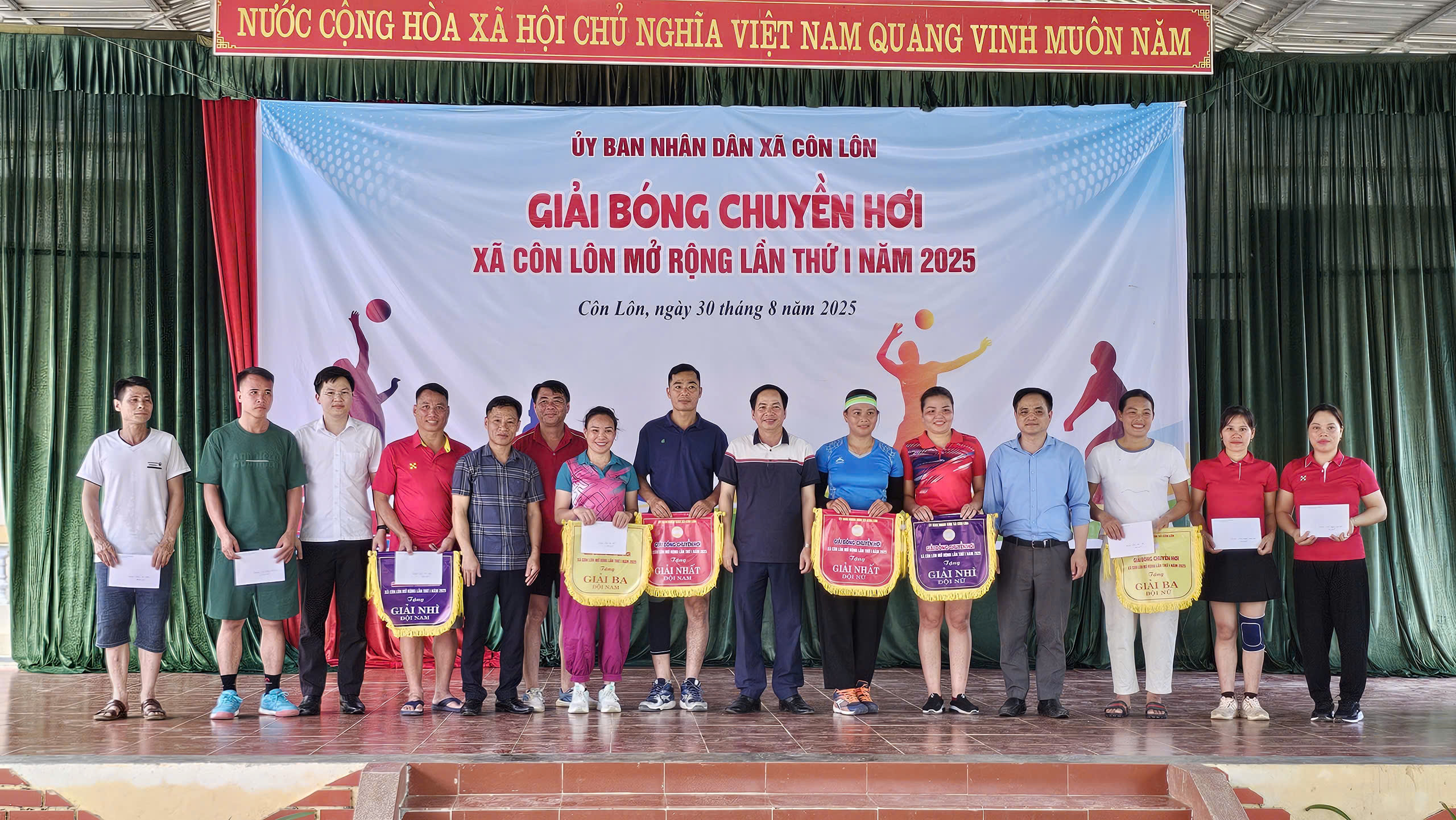 GIẢI BÓNG CHUYỀN HƠI XÃ CÔN LÔN MỞ RỘNG LẦN THỨ I NĂM 2025 THÀNH CÔNG TỐT ĐẸP