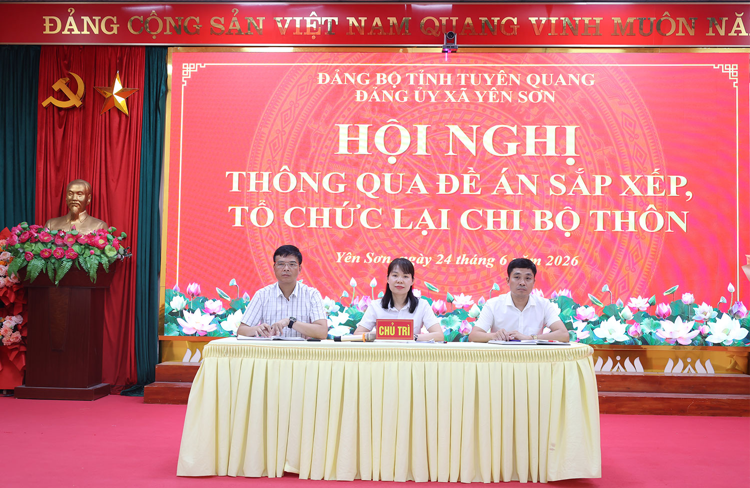 Hội nghị thông qua đề án sắp xếp, tổ chức lại chi bộ thôn
