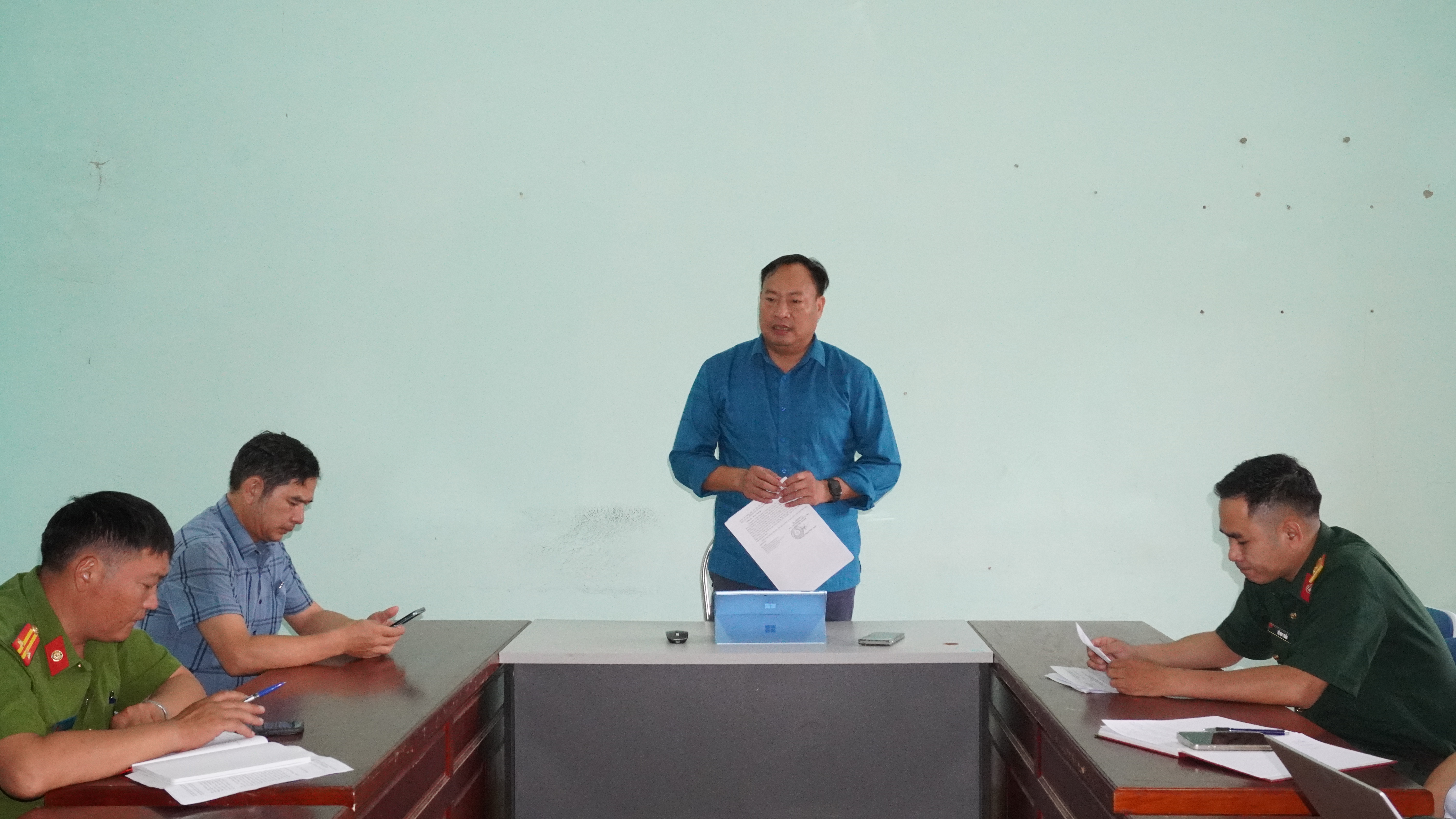 XÃ NẤM DẨN HỌP XÉT DUYỆT, THẨM ĐỊNH HỒ SƠ THỰC HIỆN CHẾ ĐỘ, CHÍNH SÁCH THEO QUYẾT ĐỊNH SỐ 49