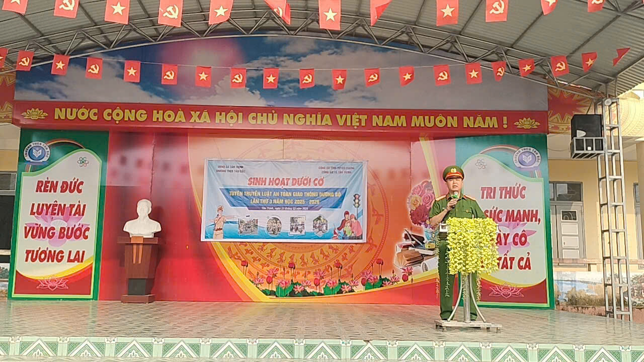 CÔNG AN XÃ TÂN TRỊNH TUYÊN TRUYỀN PHÁP LUẬT VỀ AN TOÀN GIAO THÔNG ĐƯỜNG BỘ