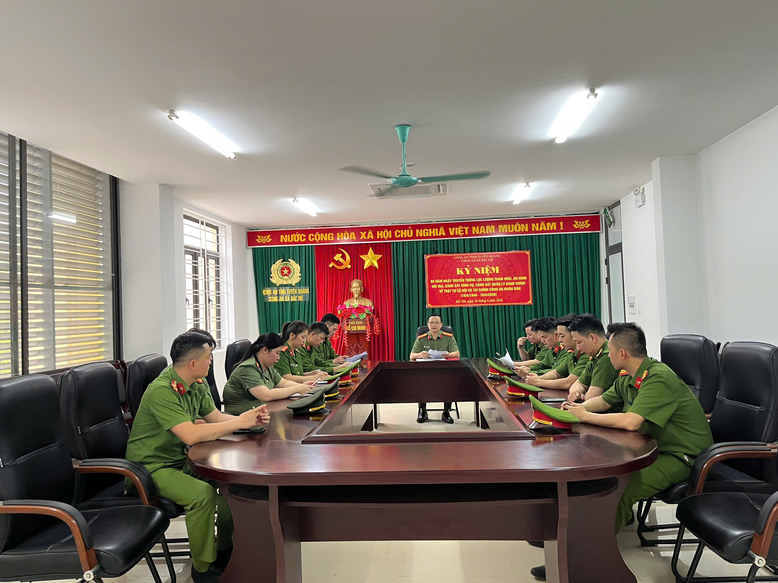 SÔI NỔI CÁC HOẠT ĐỘNG KỶ NIỆM 80 NĂM NGÀY TRUYỀN THỐNG 05 LỰC LƯỢNG CÔNG AN NHÂN DÂN