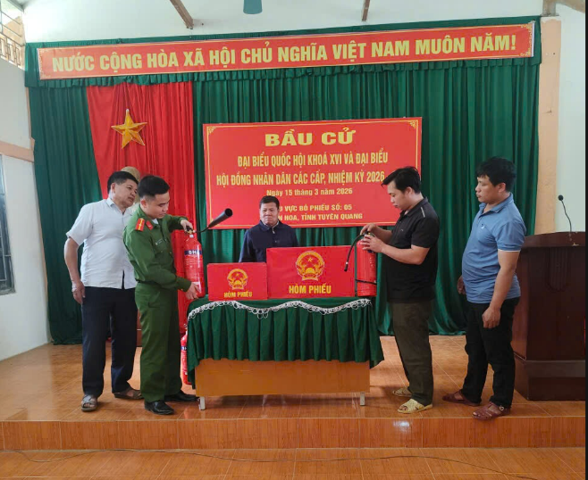 CÔNG AN XÃ YÊN HOA TĂNG CƯỜNG KIỂM TRA, BẢO ĐẢM AN TOÀN PCCC PHỤC VỤ BẦU CỬ