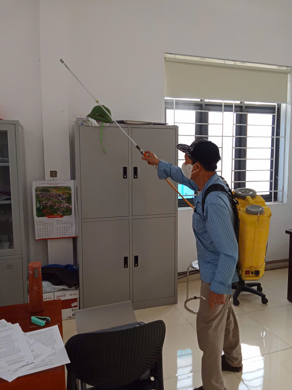 Tăng cường phun thuốc phòng, chống muỗi tại khu vực nuôi dưỡng đối tượng