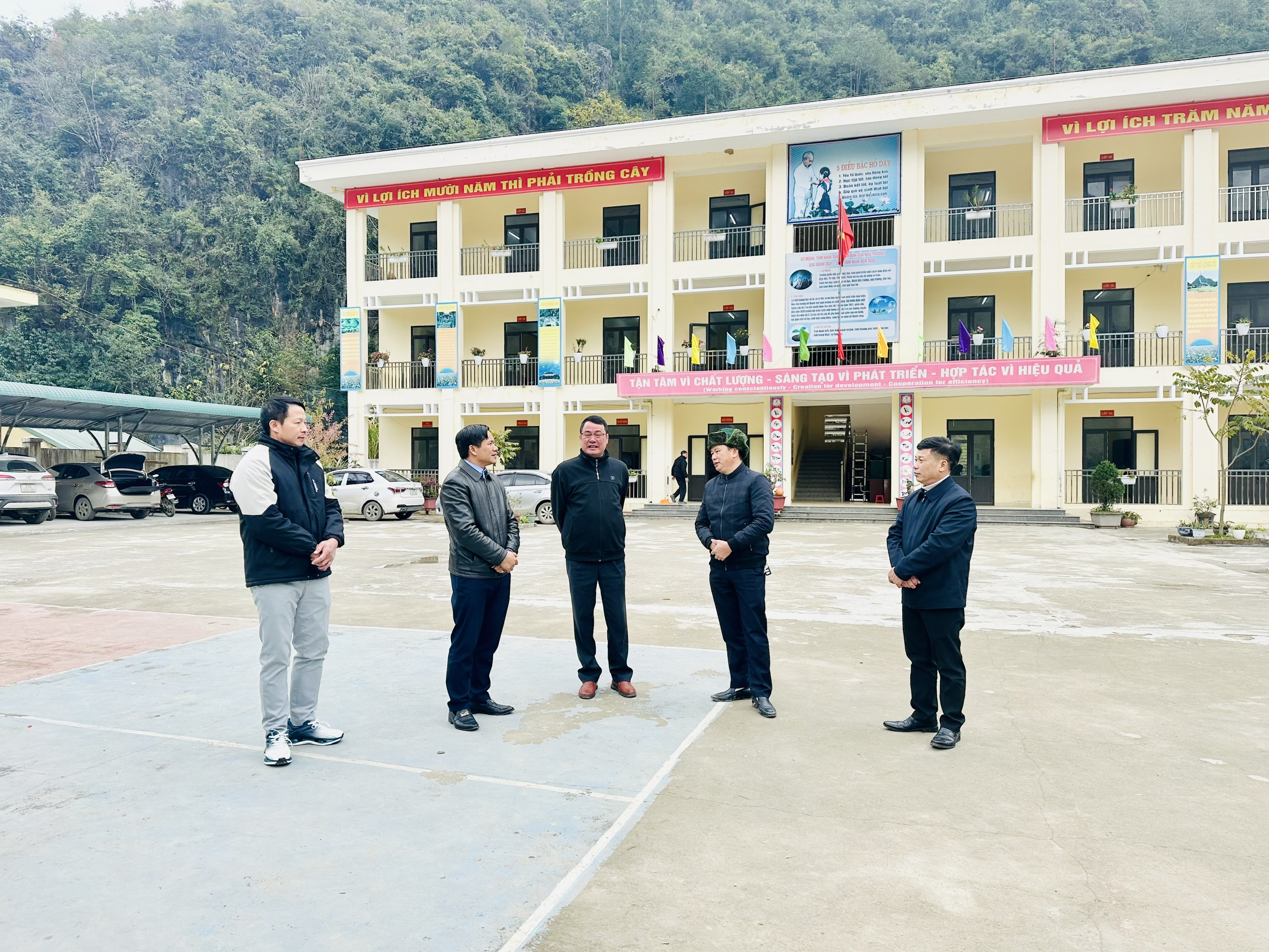 ĐOÀN CÔNG TÁC SỞ GIÁO DỤC VÀ ĐÀO TẠO KIỂM TRA CÔNG NHẬN LẠI TRƯỜNG ĐẠT CHUẨN QUỐC GIA TẠI XÃ PHỐ BẢNG