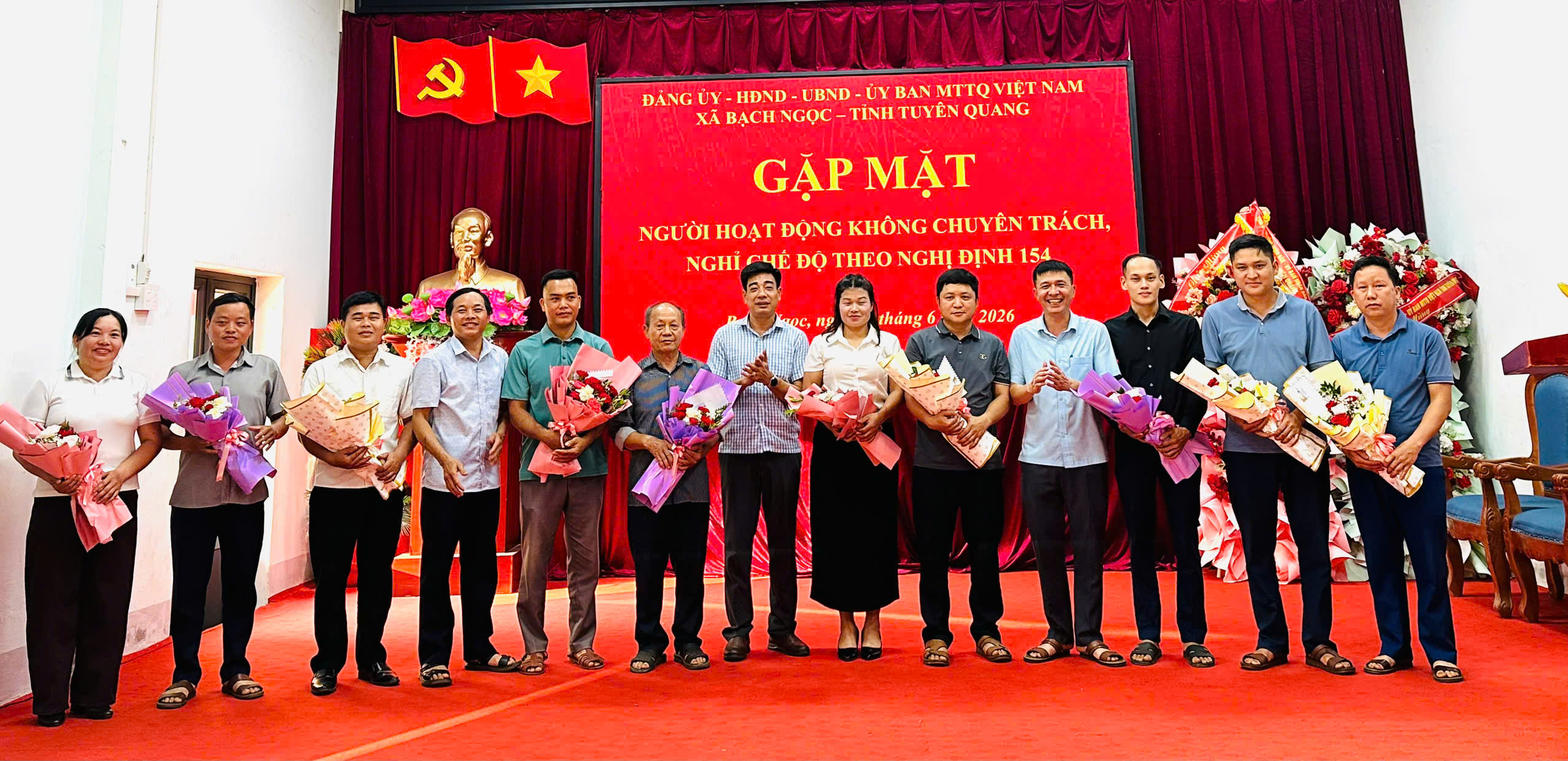 Xã Bạch Ngọc gặp mặt người hoạt động không chuyên trách nghỉ chế độ theo Nghị định 154 