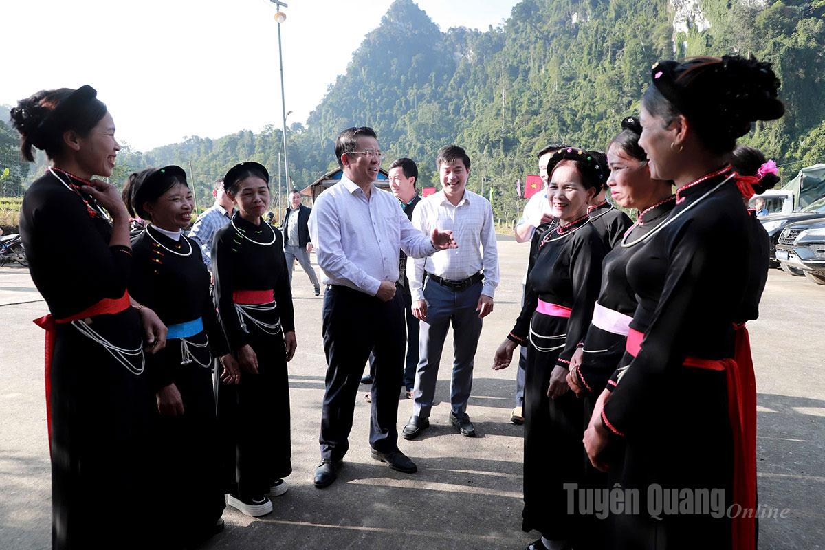 Các đồng chí lãnh đạo tỉnh dự Ngày hội Đại đoàn kết (ĐĐK) toàn dân tộc tại các địa phương