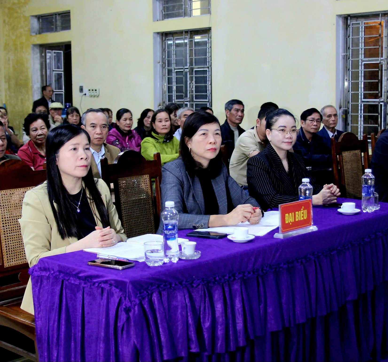 Lấy ý kiến cử tri nơi cư trú đối với người ứng cử đại biểu Quốc hội và đại biểu HĐND các cấp