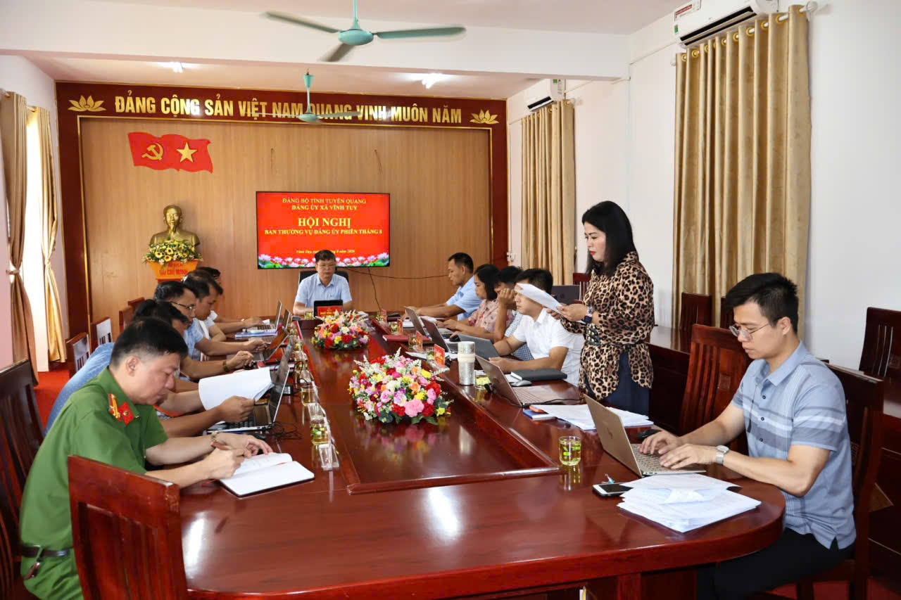 Họp BTV th&aacute;ng 8  V&acirc;n.jpg