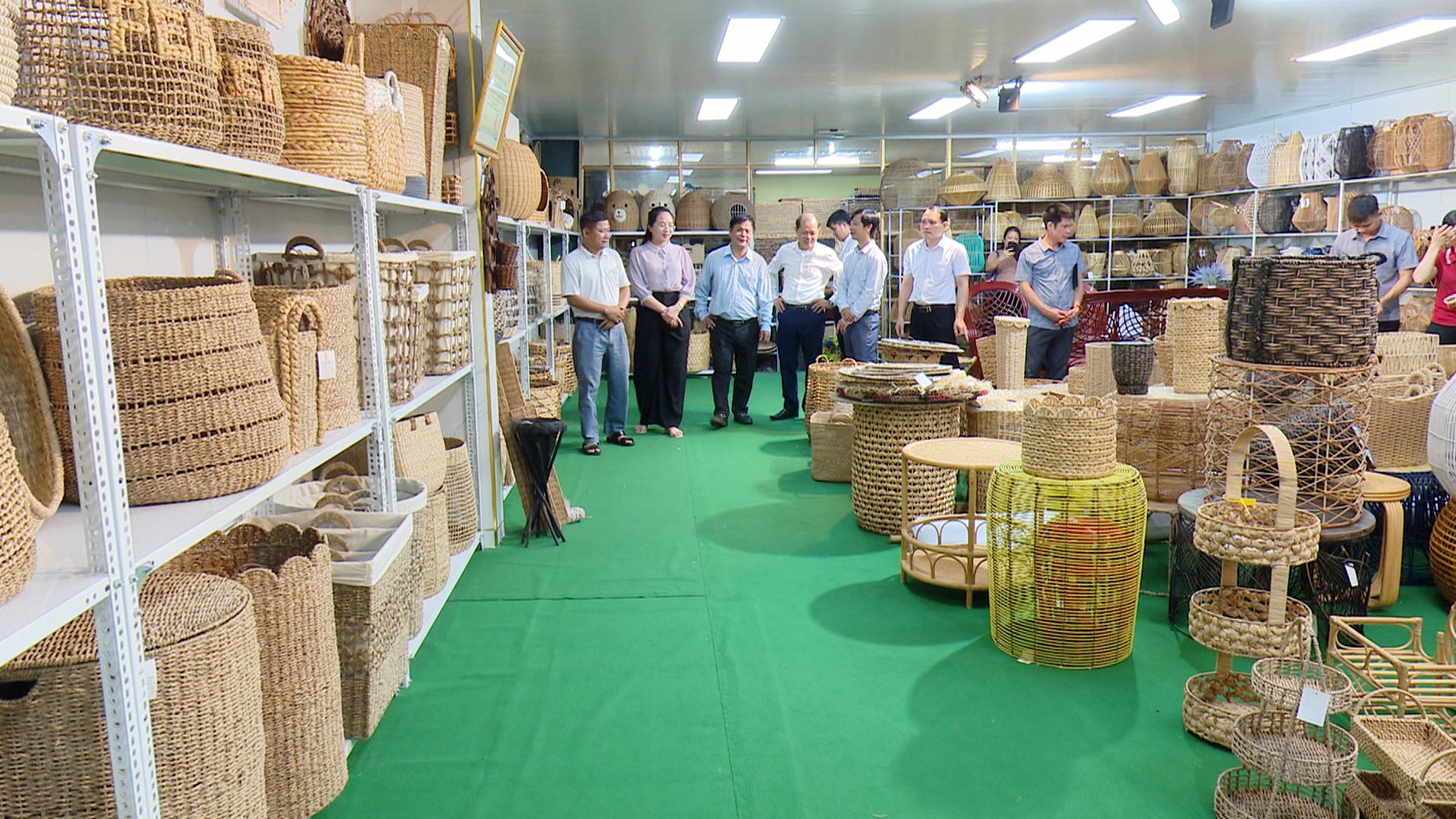 ĐOÀN CÔNG TÁC XÃ MINH QUANG HỌC TẬP KINH NGHIỆM PHÁT TRIỂN KINH TẾ LÀNG NGHỀ VÀ CHUYỂN ĐỔI SỐ