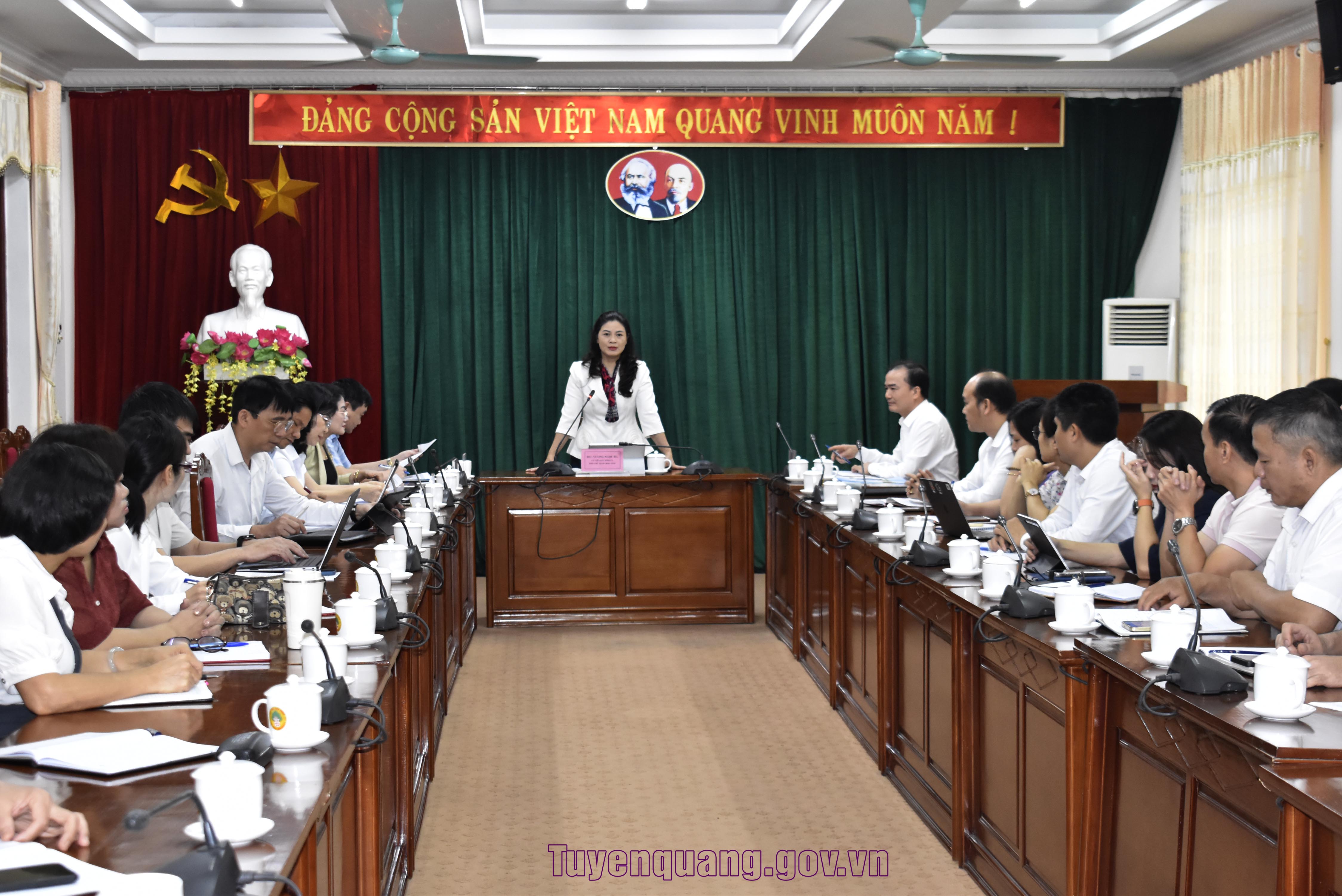 Phó Chủ tịch UBND tỉnh Vương Ngọc Hà làm việc với Trường Đại học Tân Trào về phát triển giáo dục